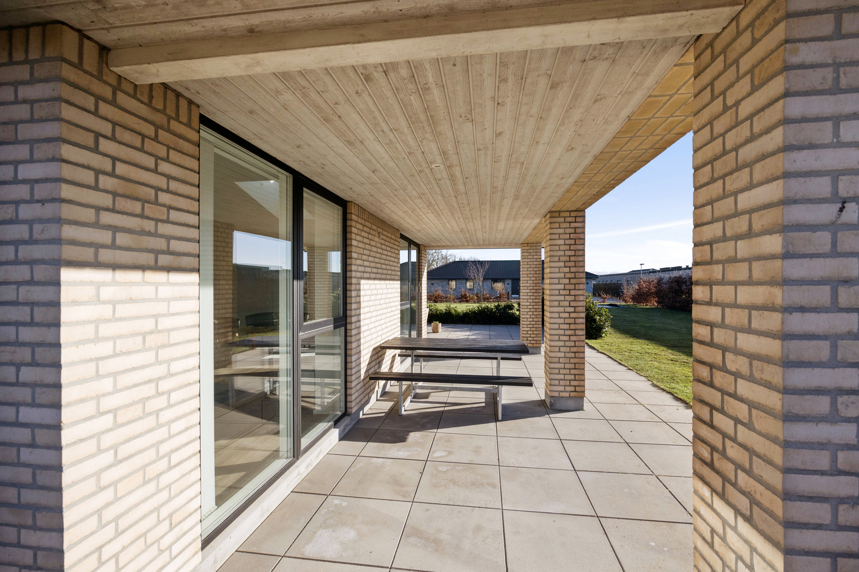 Fremhævet terrasse billede i fuldskærmstilstand. Billede af Østermarken 319, 9320 Hjallerup