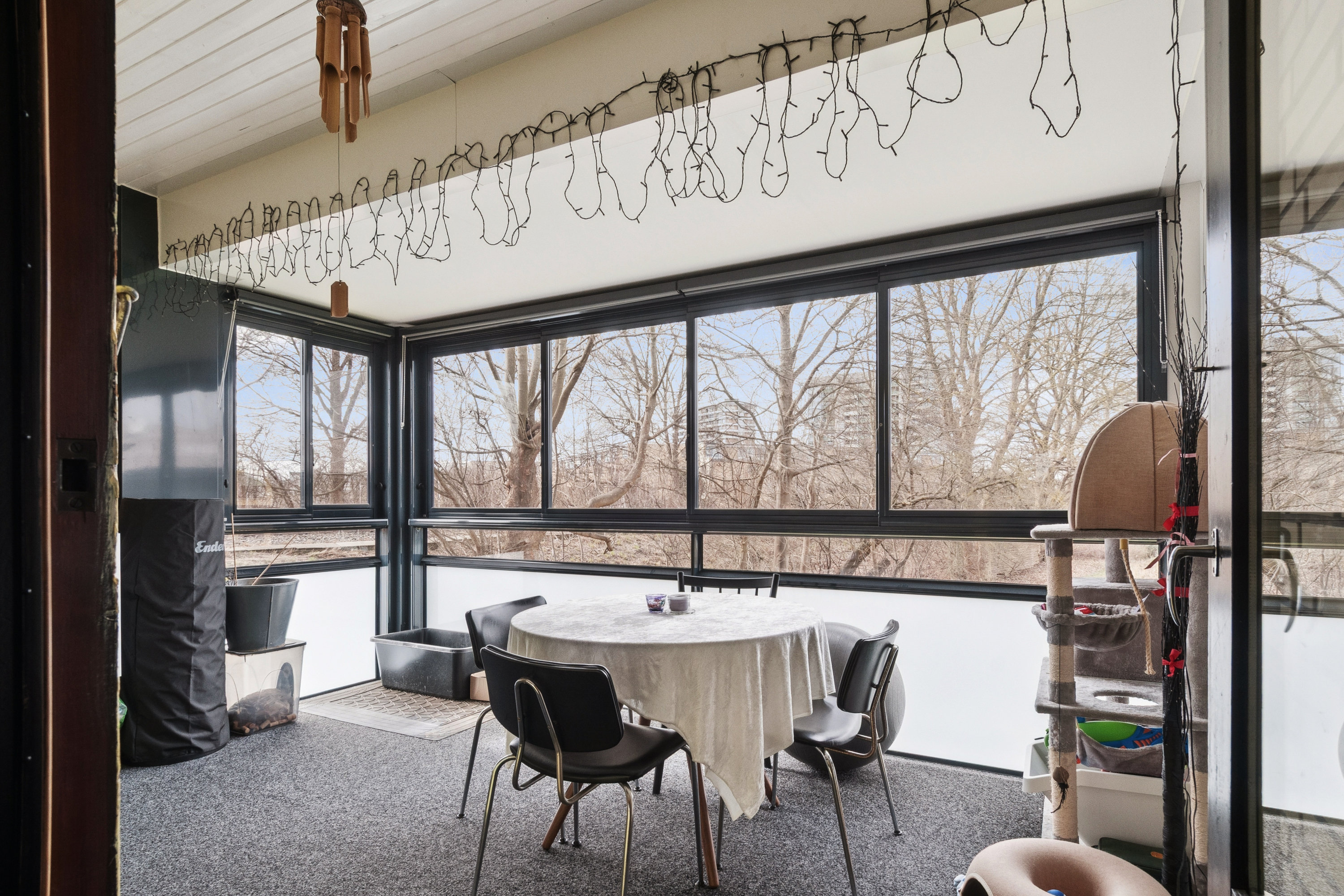 Fremhævet stue billede i fuldskærmstilstand. Billede af Bondehavevej 10G, 1. tv., 2880 Bagsværd