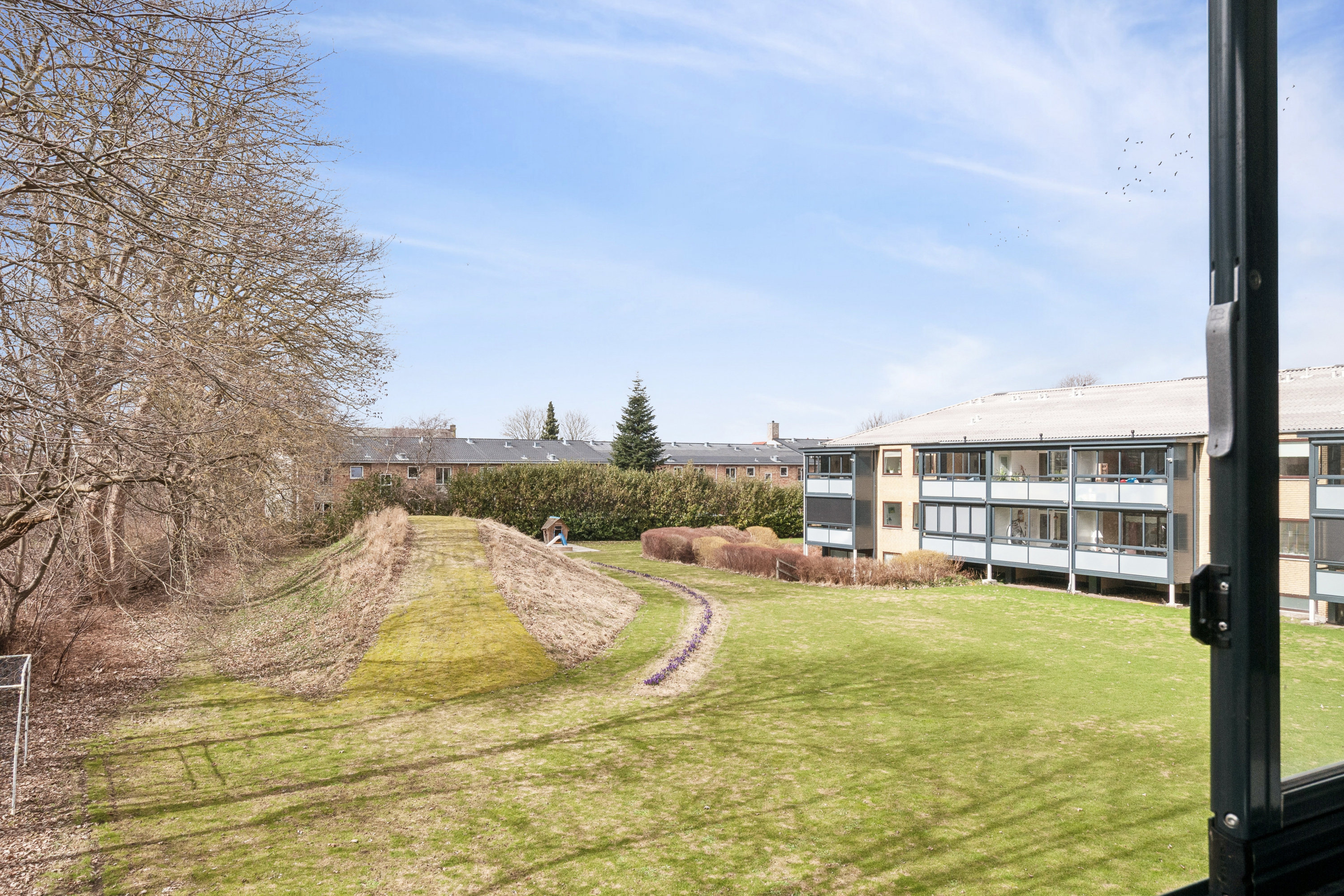 Fremhævet have billede i fuldskærmstilstand. Billede af Bondehavevej 10G, 1. tv., 2880 Bagsværd