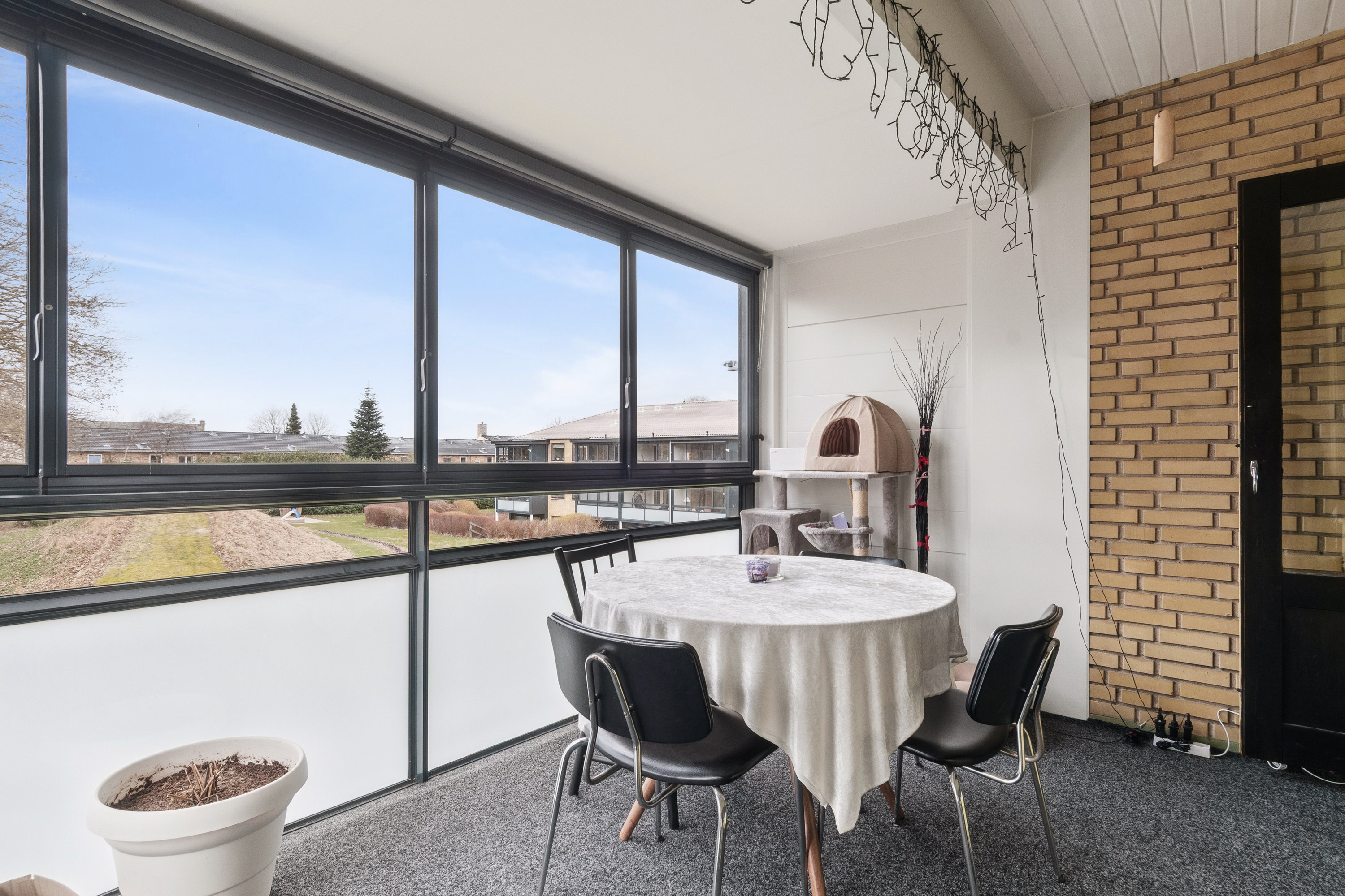 Fremhævet altan billede i fuldskærmstilstand. Billede af Bondehavevej 10G, 1. tv., 2880 Bagsværd