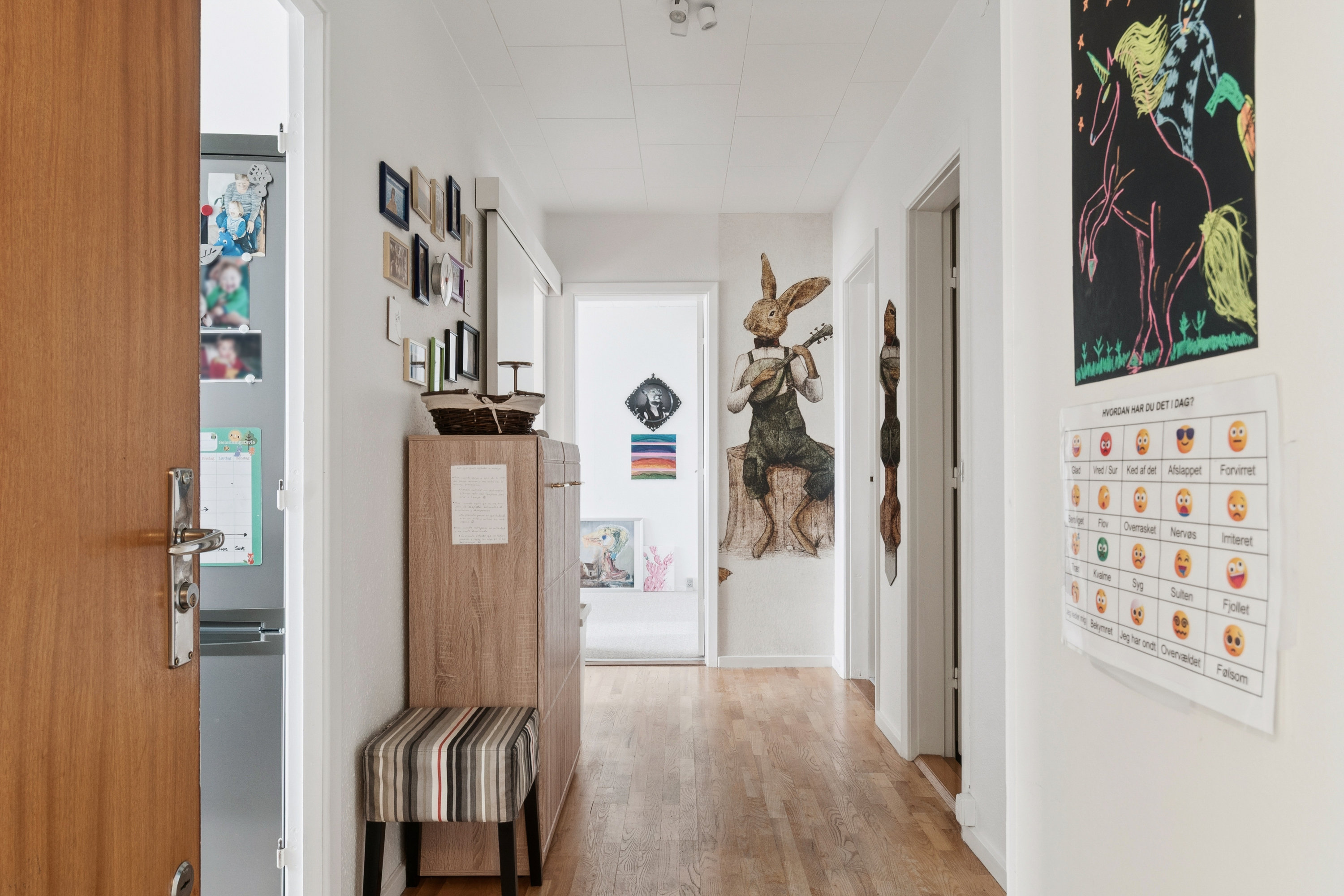 Fremhævet gang billede i fuldskærmstilstand. Billede af Bondehavevej 10G, 1. tv., 2880 Bagsværd