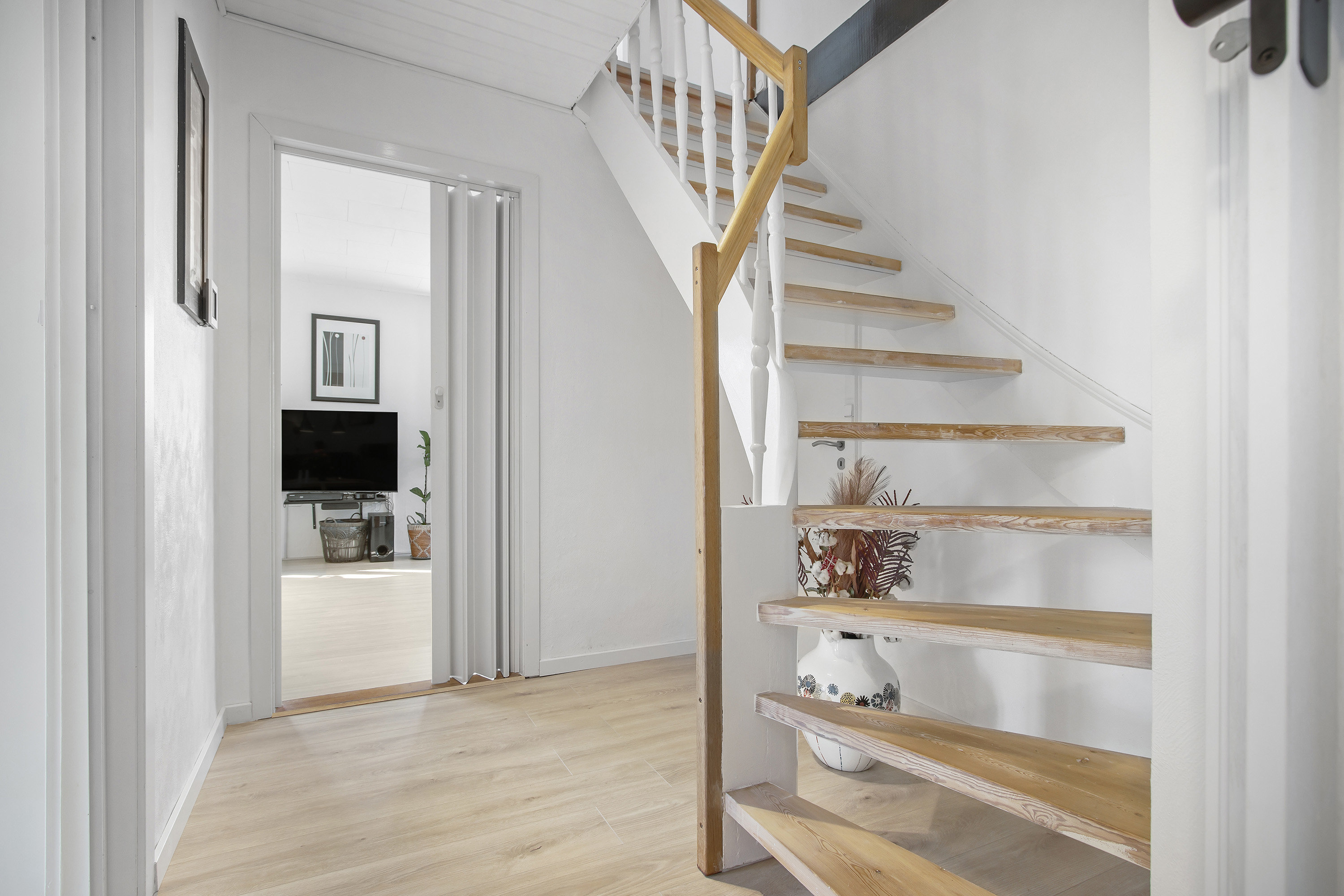 Fremhævet gang billede i fuldskærmstilstand. Billede af Rønnestvej 12, 9900 Frederikshavn