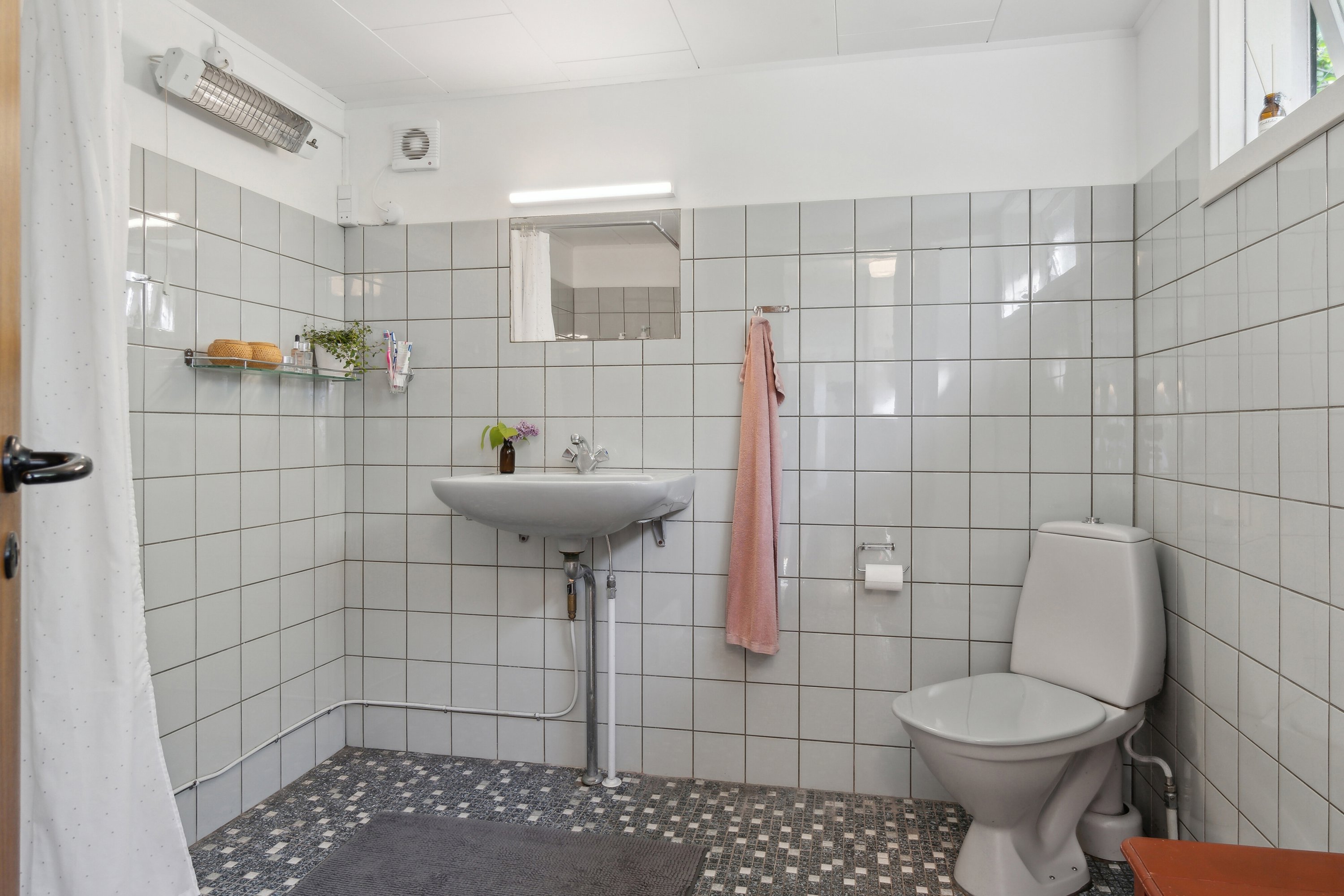 Fremhævet badeværelse billede i fuldskærmstilstand. Billede af Leck Fischersvej 6, Kikhavn, 3390 Hundested