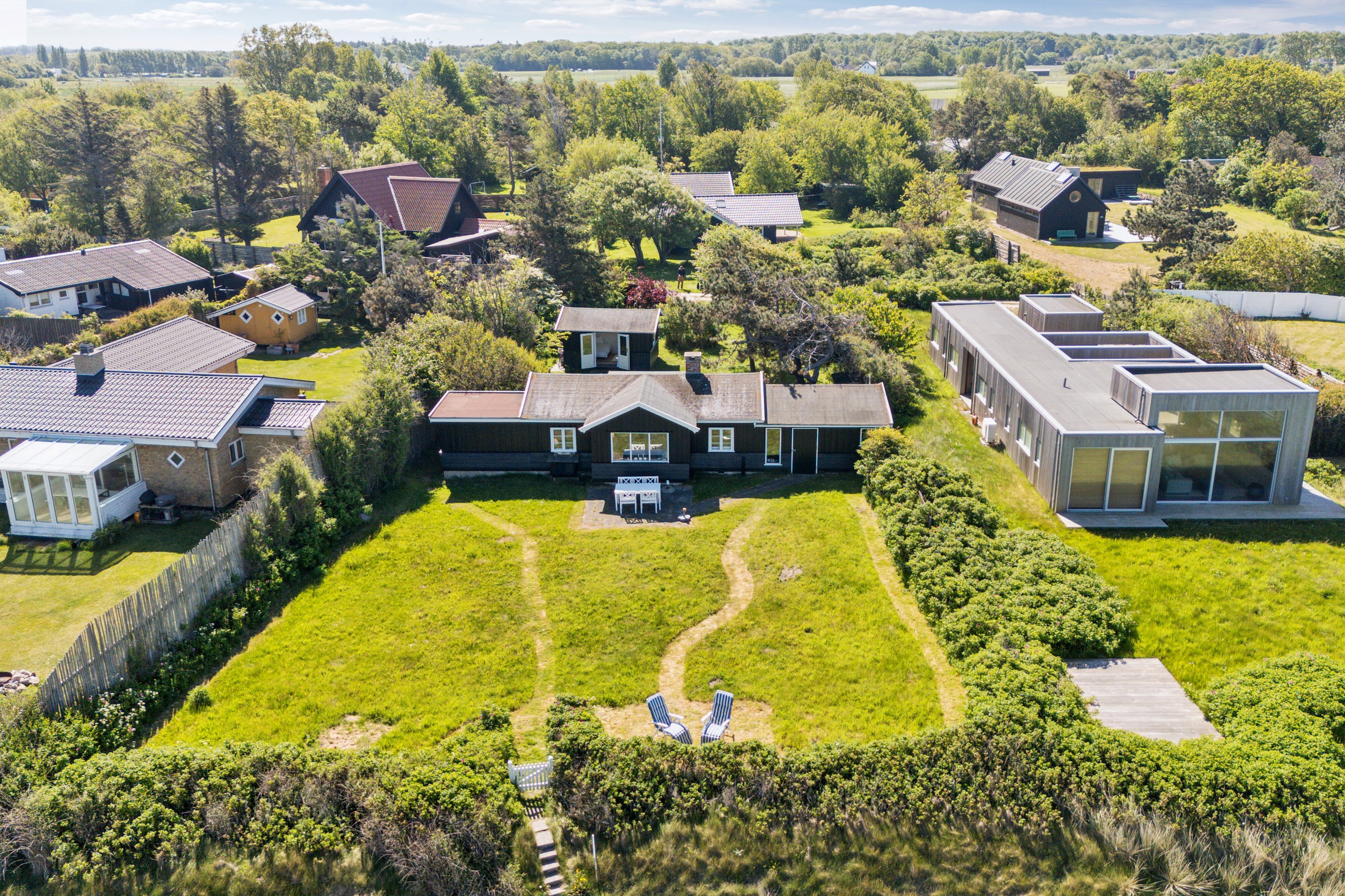 Fremhævet set fra oven billede i fuldskærmstilstand. Billede af Leck Fischersvej 6, Kikhavn, 3390 Hundested
