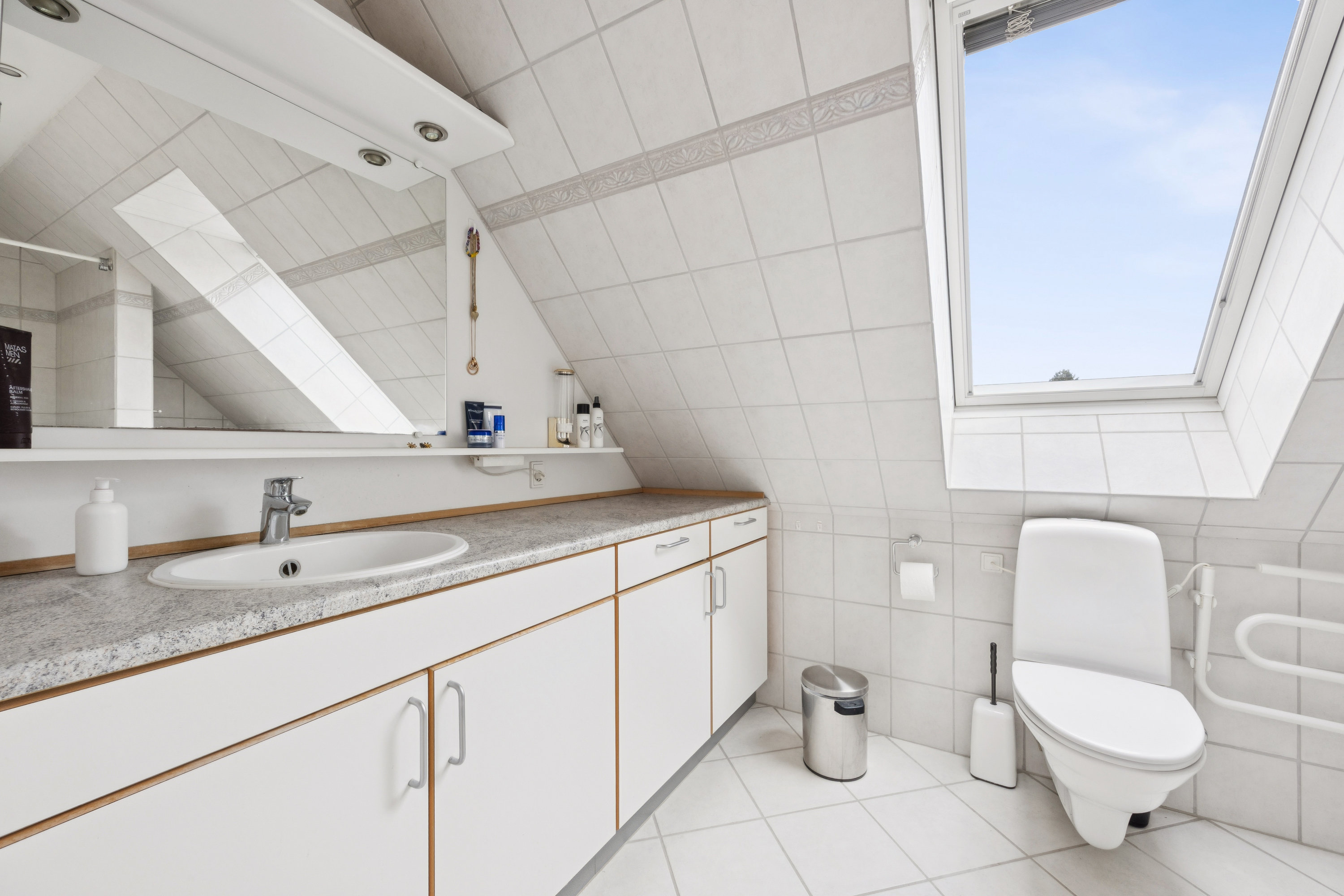 Fremhævet badeværelse billede i fuldskærmstilstand. Billede af Præstevej 1E, Benløse, 4100 Ringsted