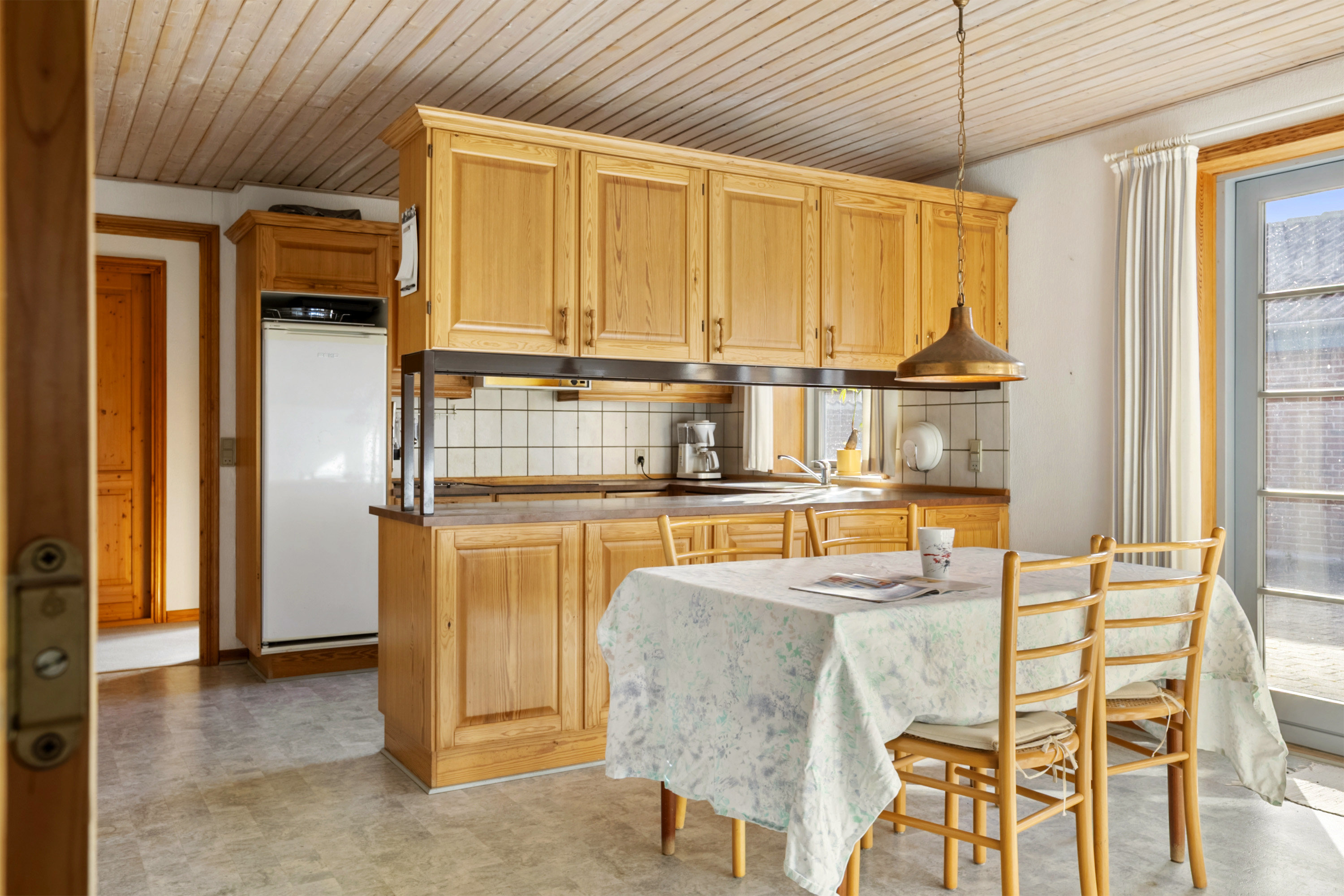 Fremhævet spisestue billede i fuldskærmstilstand. Billede af Frueløkke 185, 6200 Aabenraa