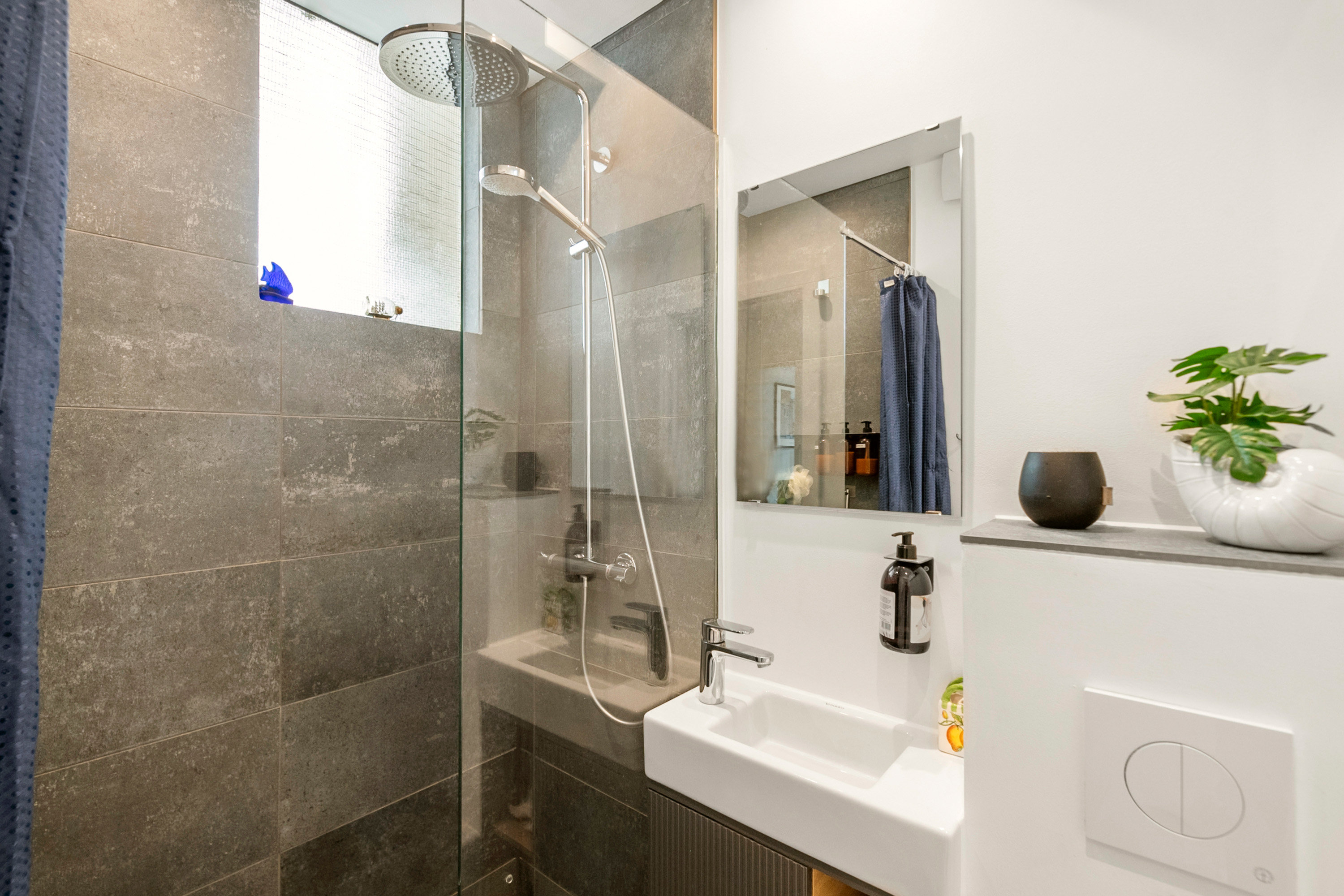 Fremhævet badeværelse billede i fuldskærmstilstand. Billede af Langelandsgade 214, 2. tv., 8200 Aarhus N