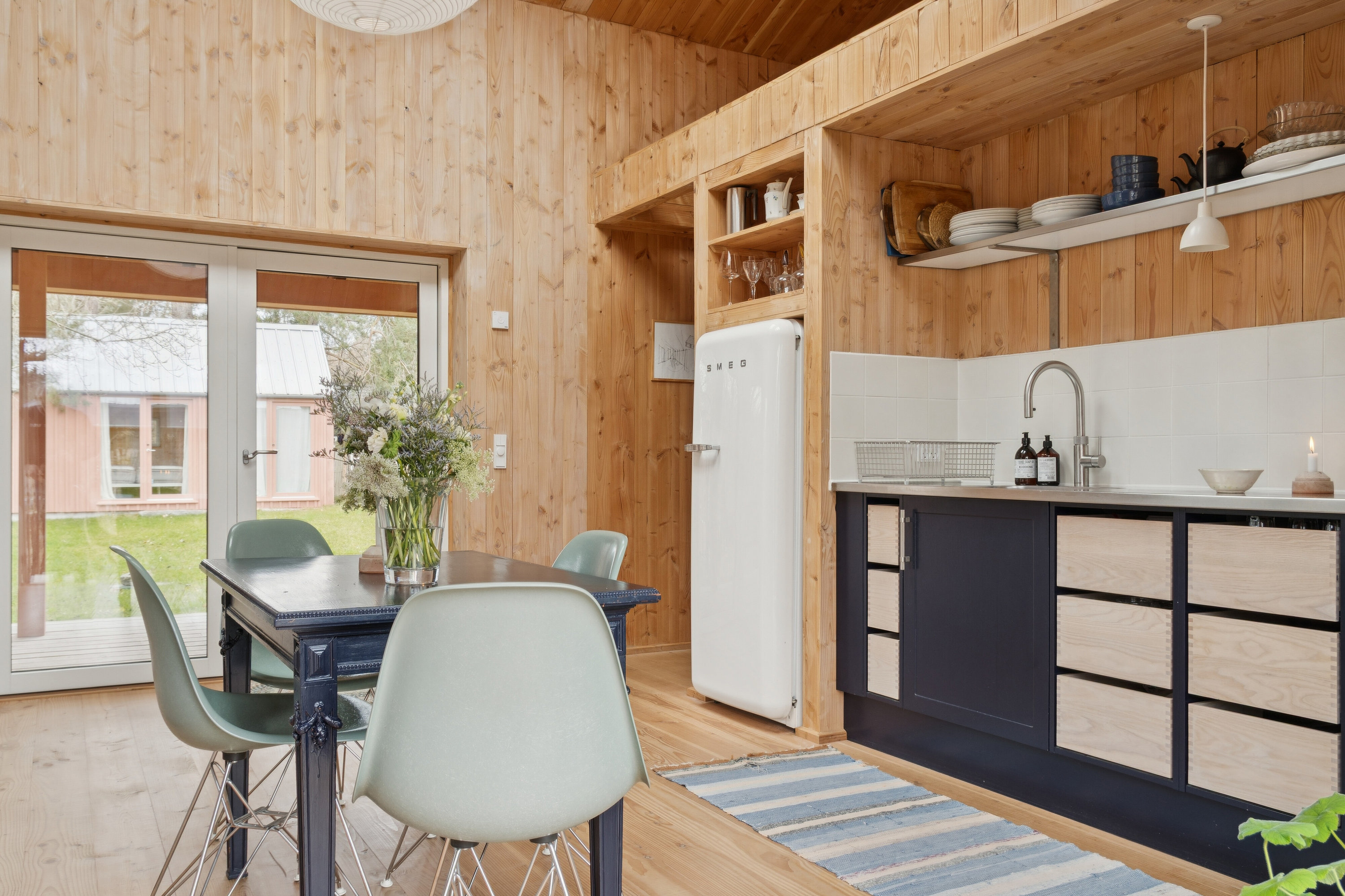 Fremhævet spisestue billede i fuldskærmstilstand. Billede af Gøgevænget 6, Rågeleje, 3210 Vejby