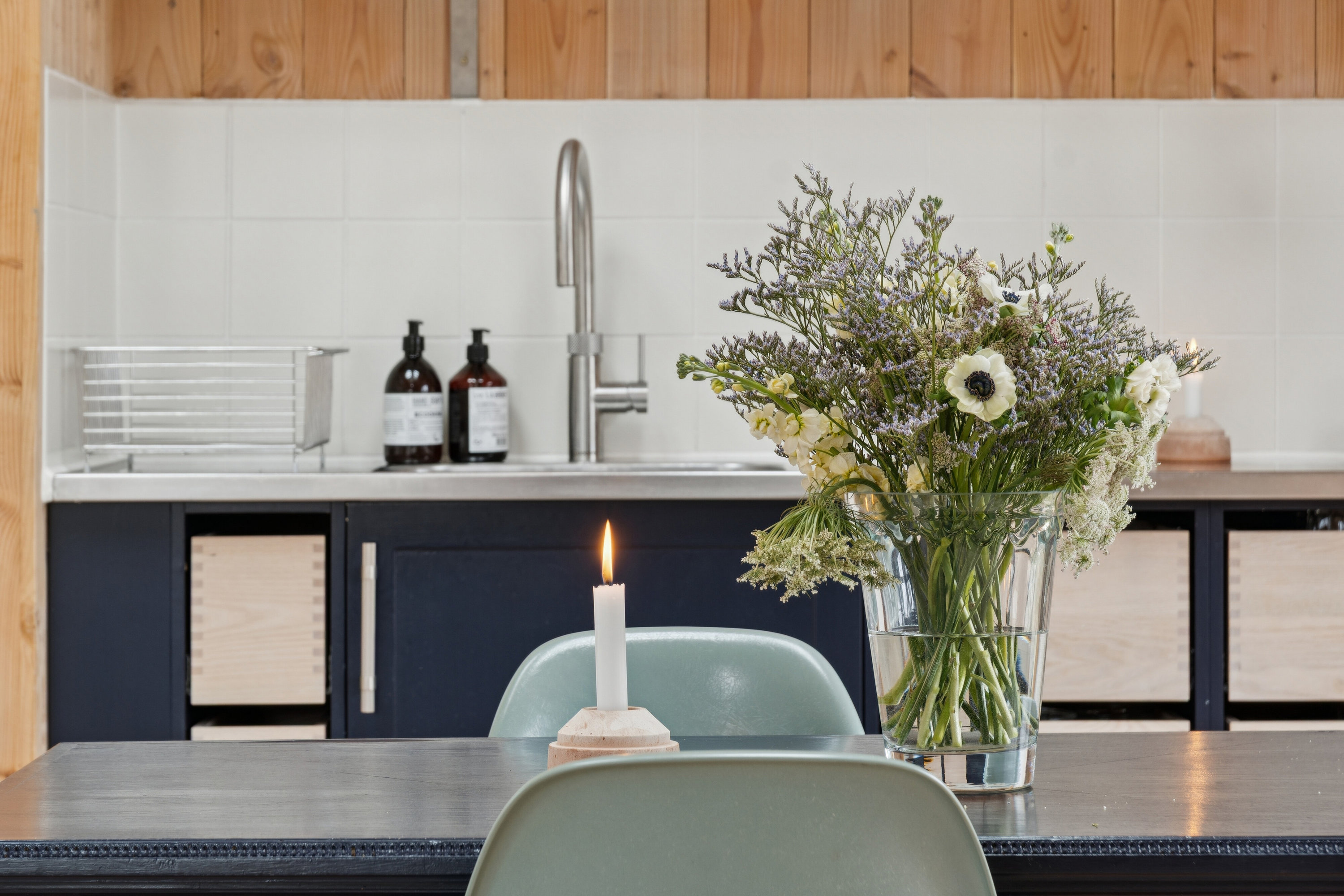 Fremhævet spisestue billede i fuldskærmstilstand. Billede af Gøgevænget 6, Rågeleje, 3210 Vejby