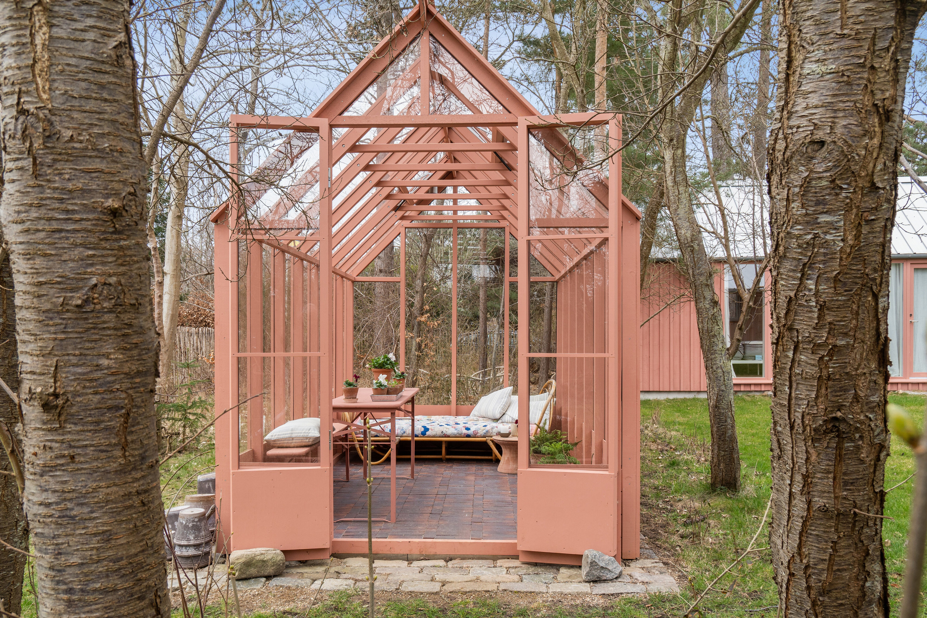 Fremhævet udestue billede i fuldskærmstilstand. Billede af Gøgevænget 6, Rågeleje, 3210 Vejby