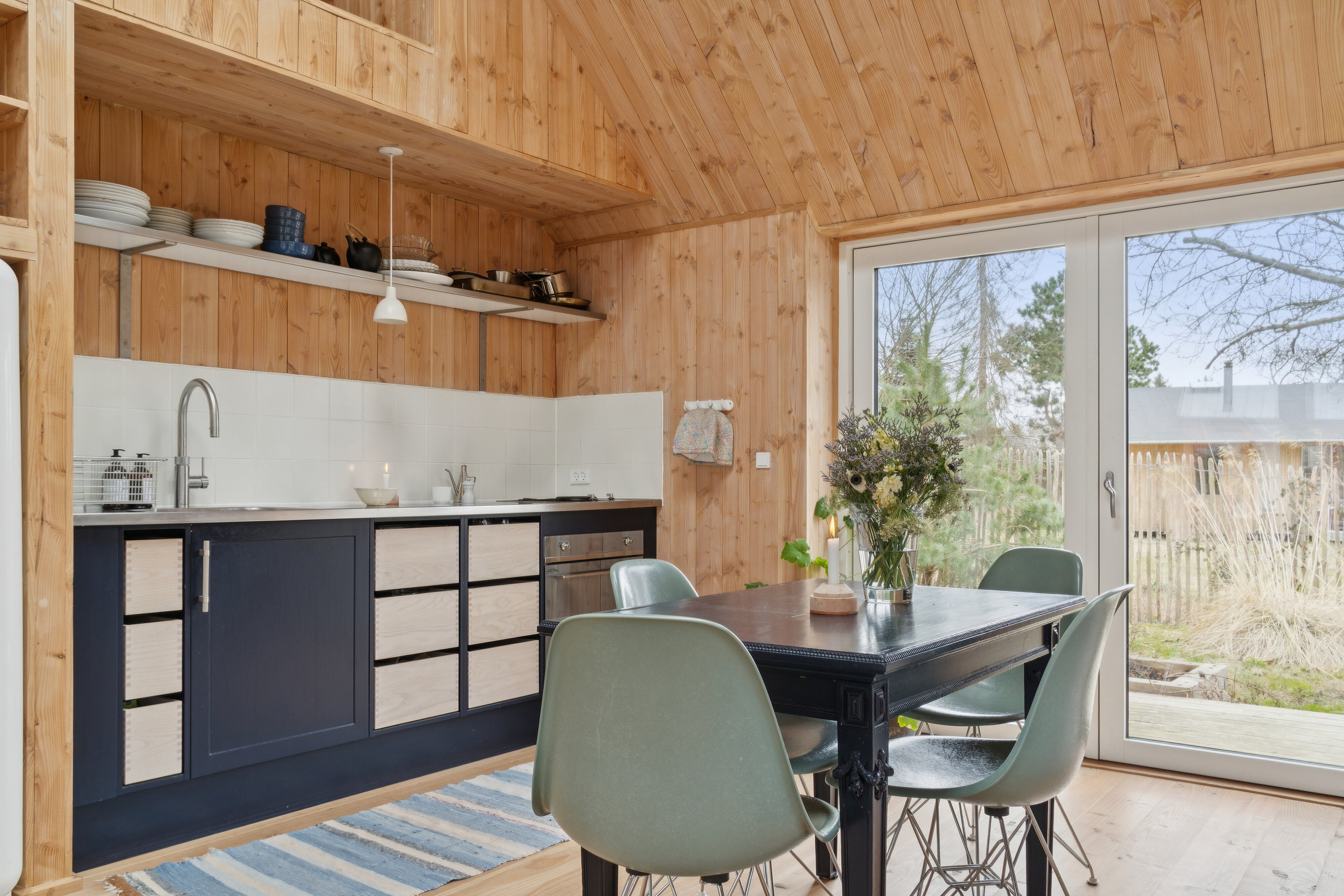 Fremhævet spisestue billede i fuldskærmstilstand. Billede af Gøgevænget 6, Rågeleje, 3210 Vejby