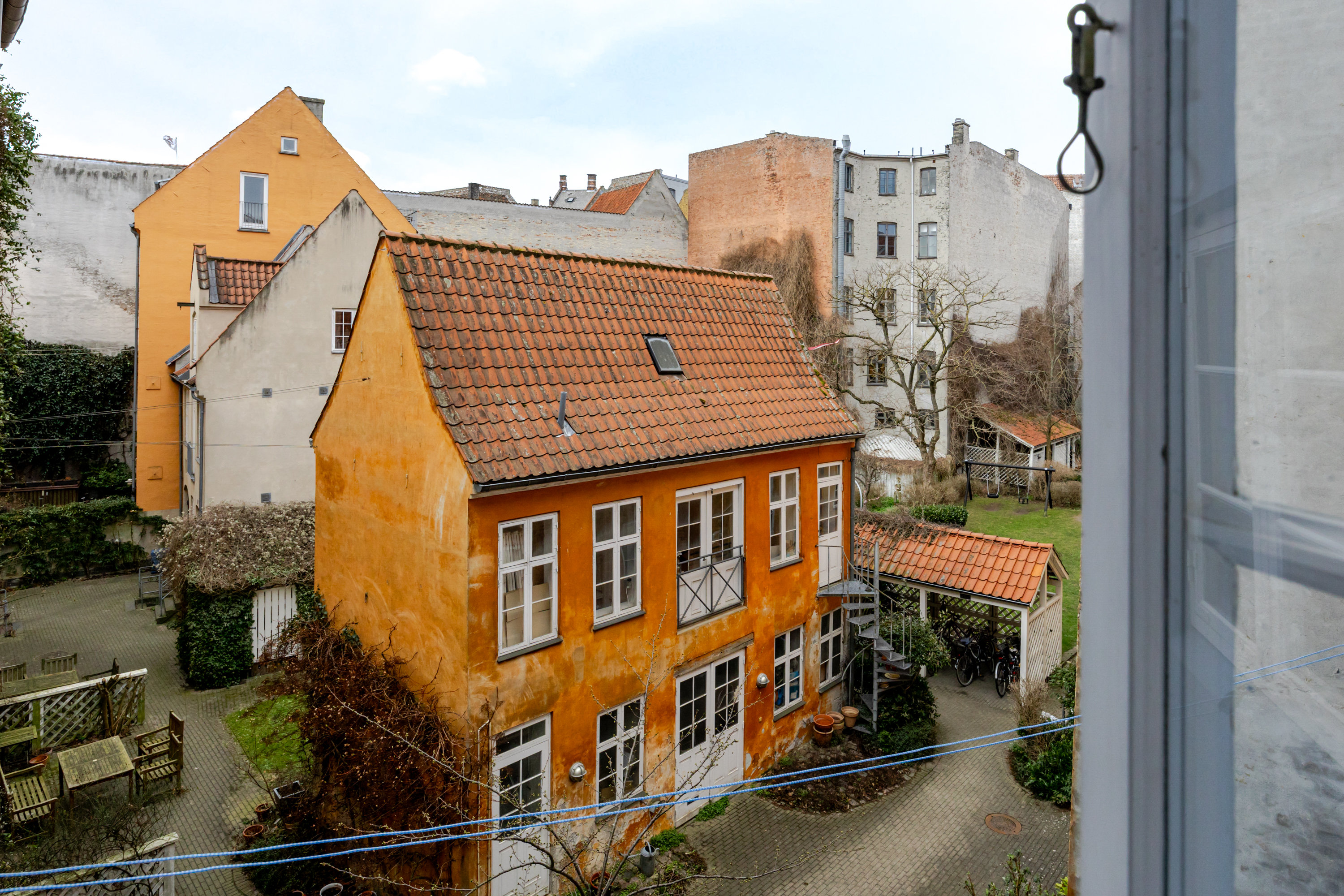 Fremhævet andet billede i fuldskærmstilstand. Billede af Sankt Peders Stræde 18, 2. th., 1453 København K