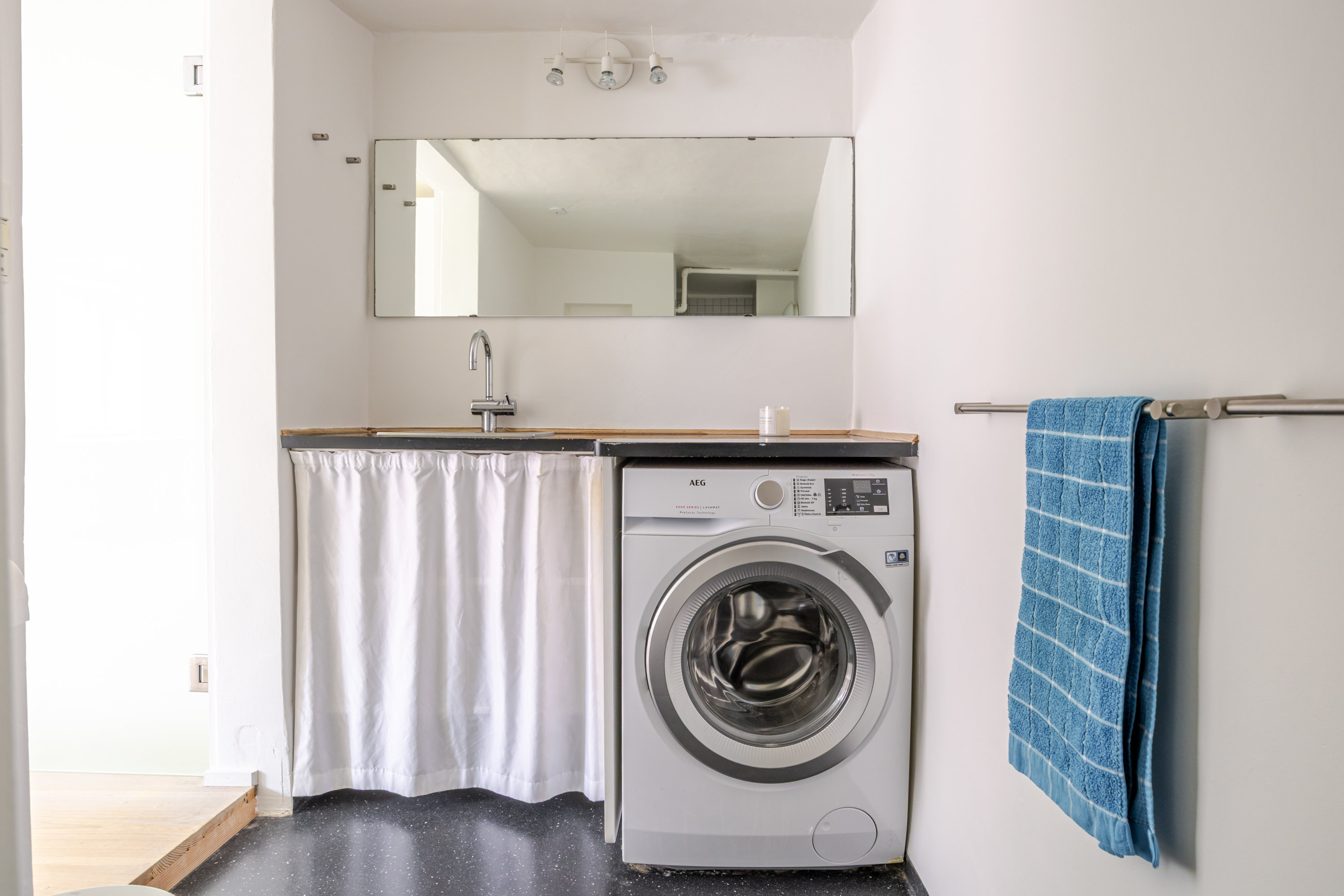 Fremhævet andet billede i fuldskærmstilstand. Billede af Sankt Peders Stræde 18, 2. th., 1453 København K