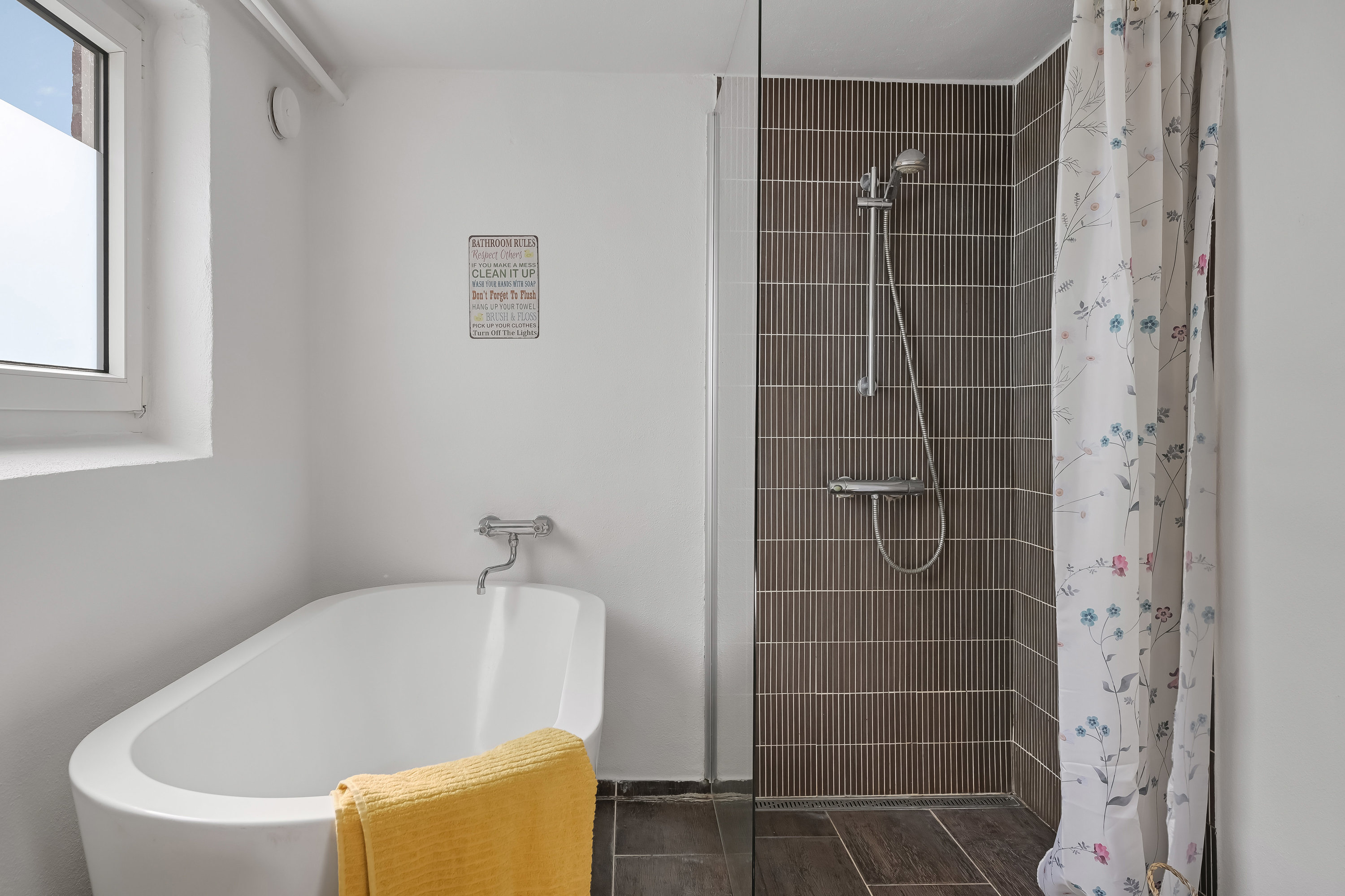 Fremhævet badeværelse billede i fuldskærmstilstand. Billede af Ribegade 59, 6700 Esbjerg