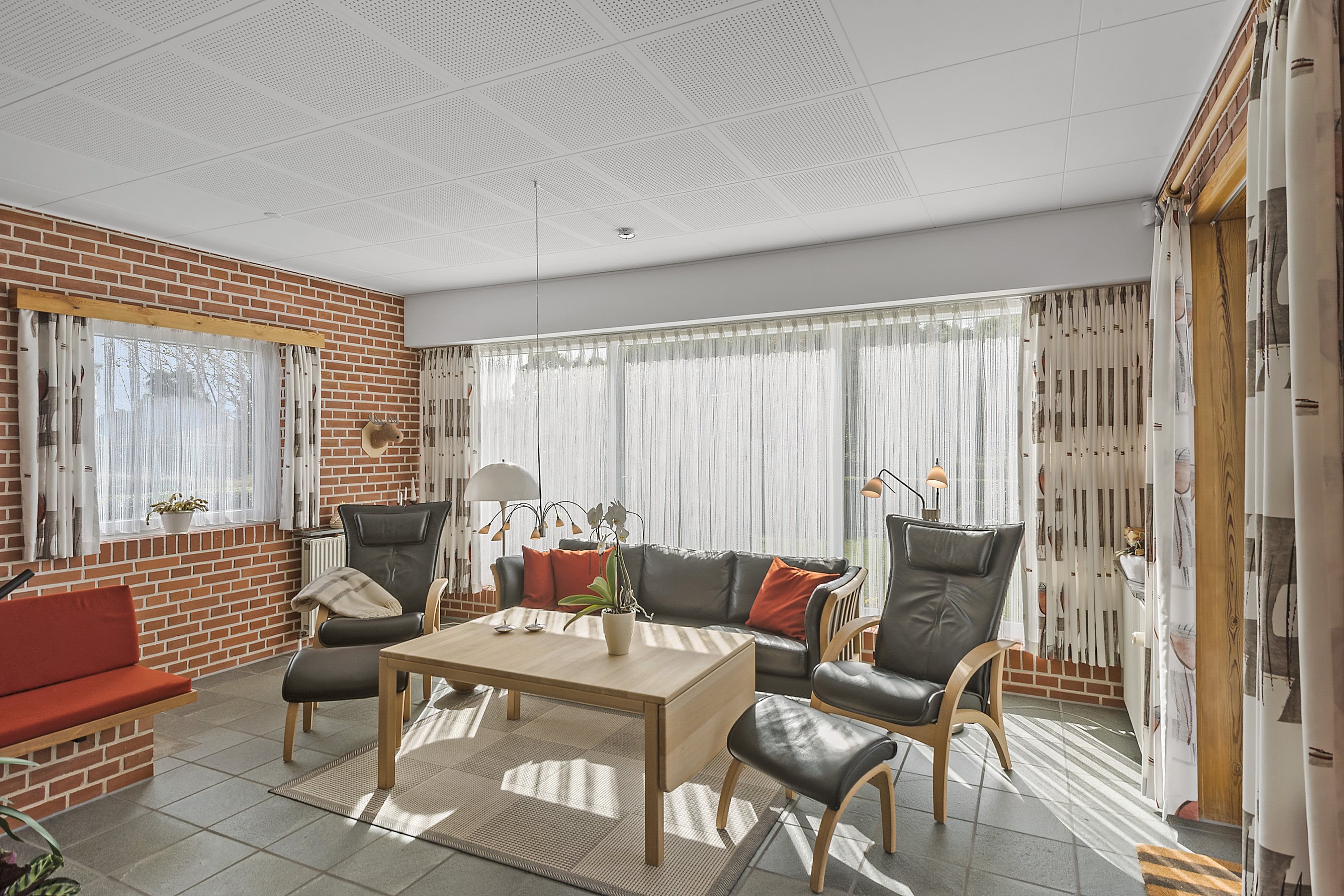 Fremhævet stue billede i fuldskærmstilstand. Billede af Strandvejen 128, Rørth, 8300 Odder