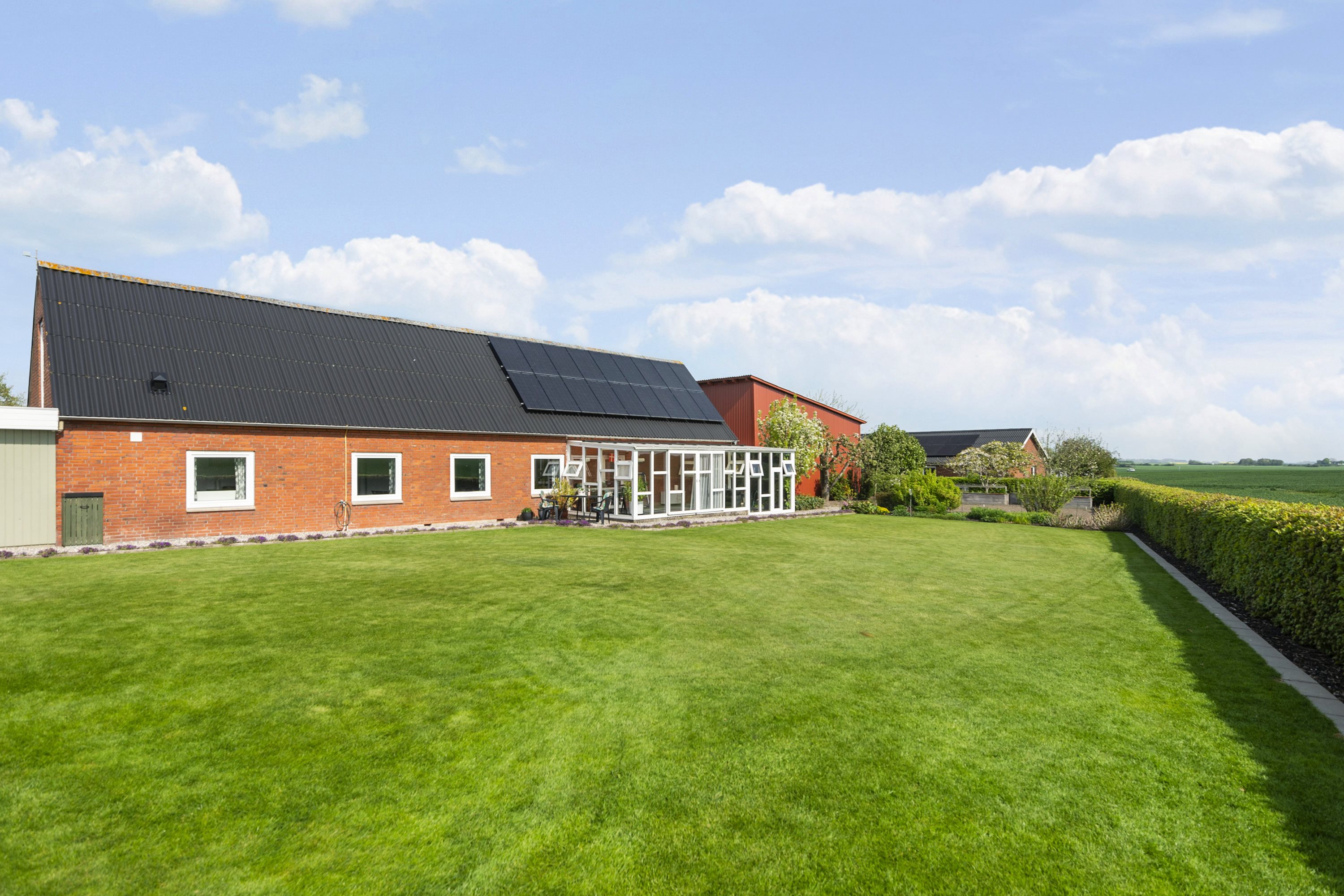 Fremhævet ejendommen billede i fuldskærmstilstand. Billede af Strandvejen 128, Rørth, 8300 Odder