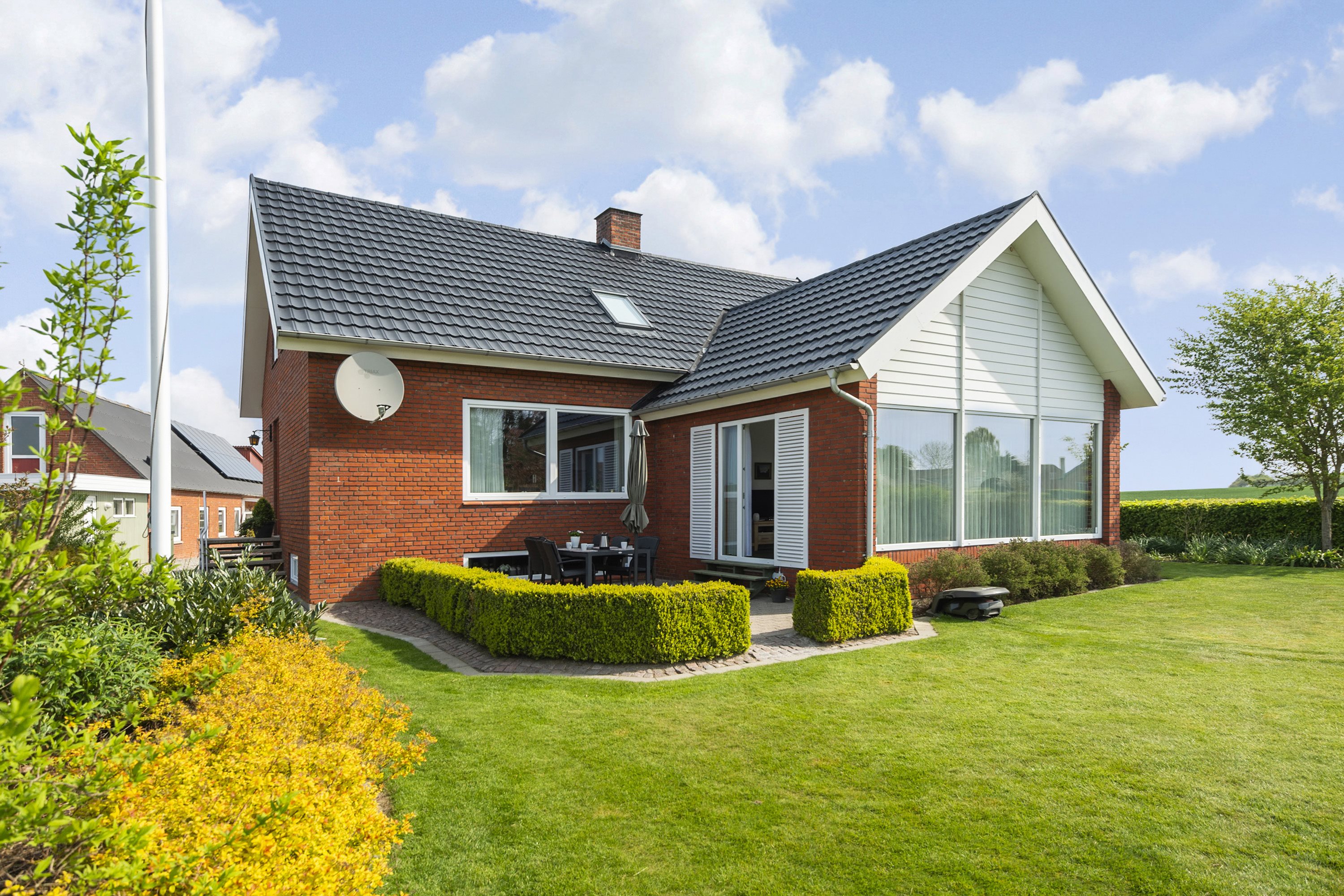 Fremhævet ejendommen billede i fuldskærmstilstand. Billede af Strandvejen 128, Rørth, 8300 Odder