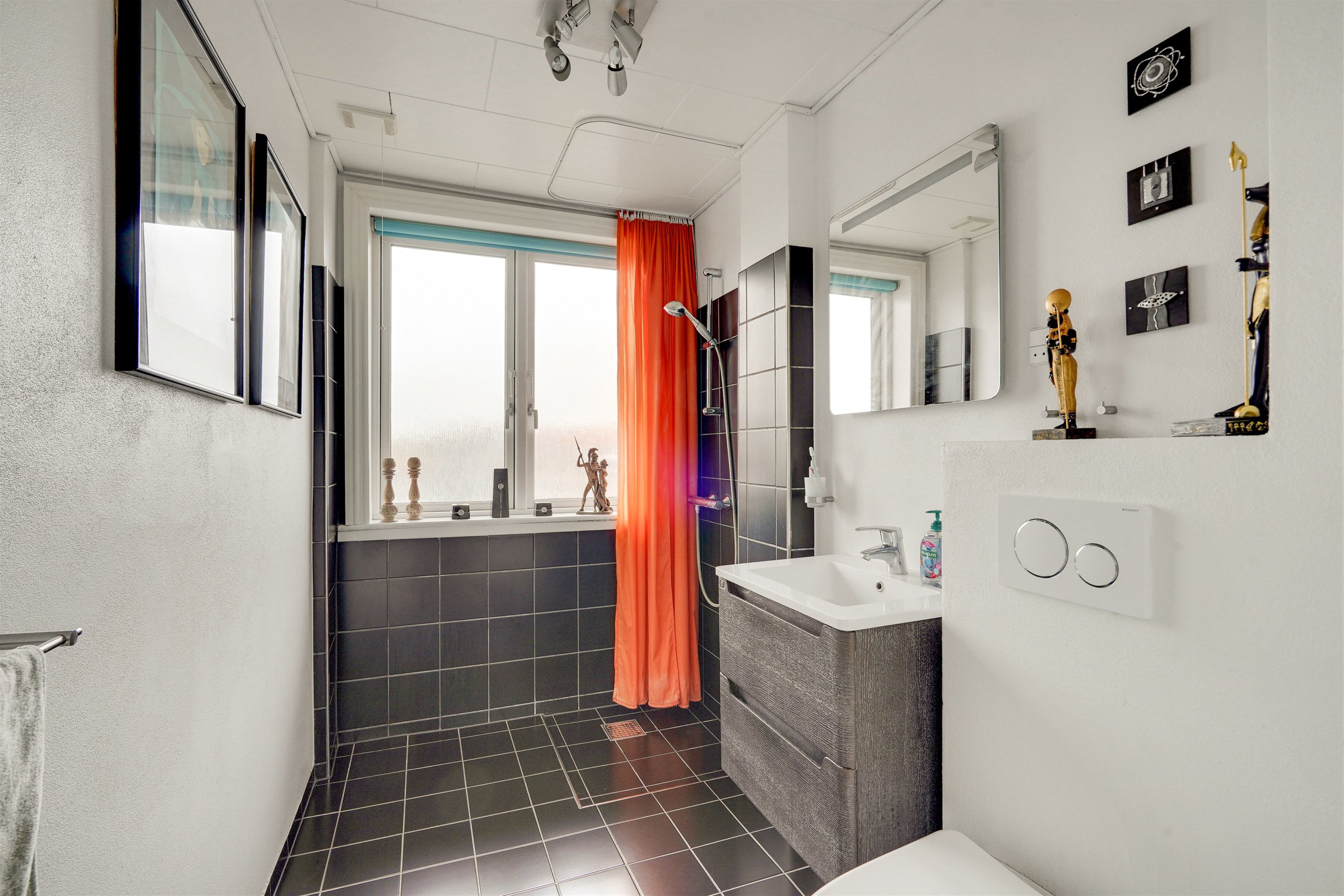 Fremhævet  billede i fuldskærmstilstand. Billede af Kronprinsensgade 131, 2. tv., 6700 Esbjerg