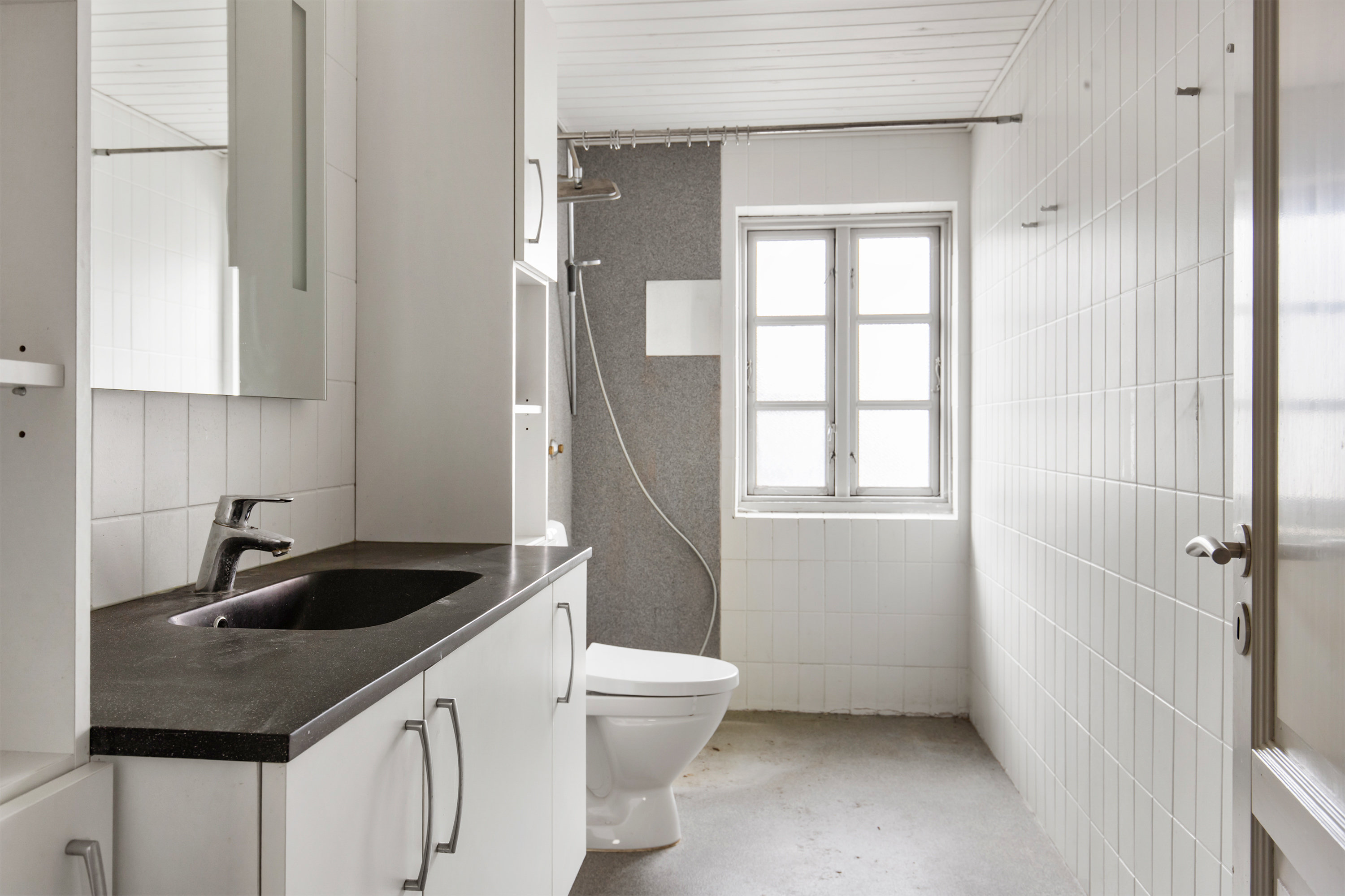 Fremhævet badeværelse billede i fuldskærmstilstand. Billede af Blærevej 78, Blære, 9600 Aars