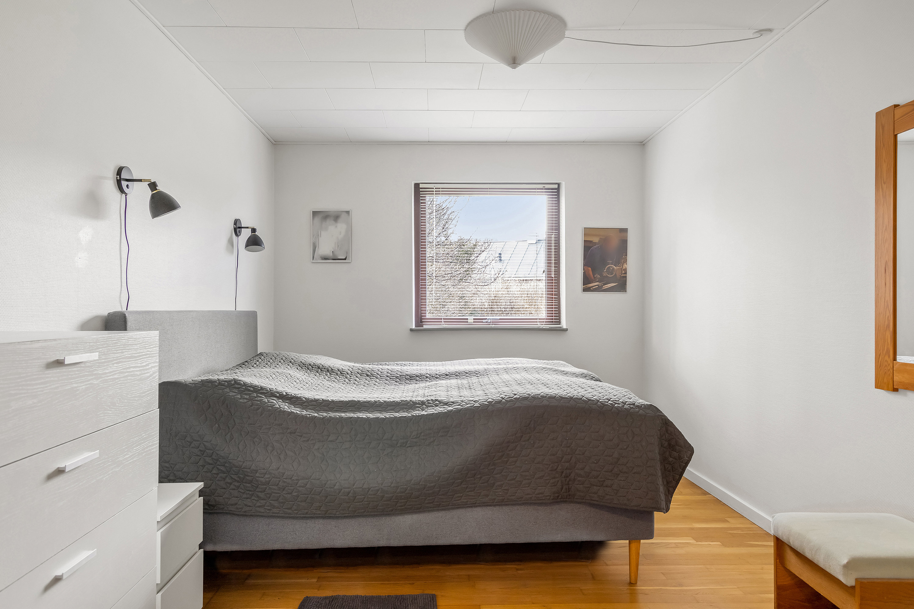 Fremhævet soveværelse billede i fuldskærmstilstand. Billede af Vangeledet 4, 3400 Hillerød