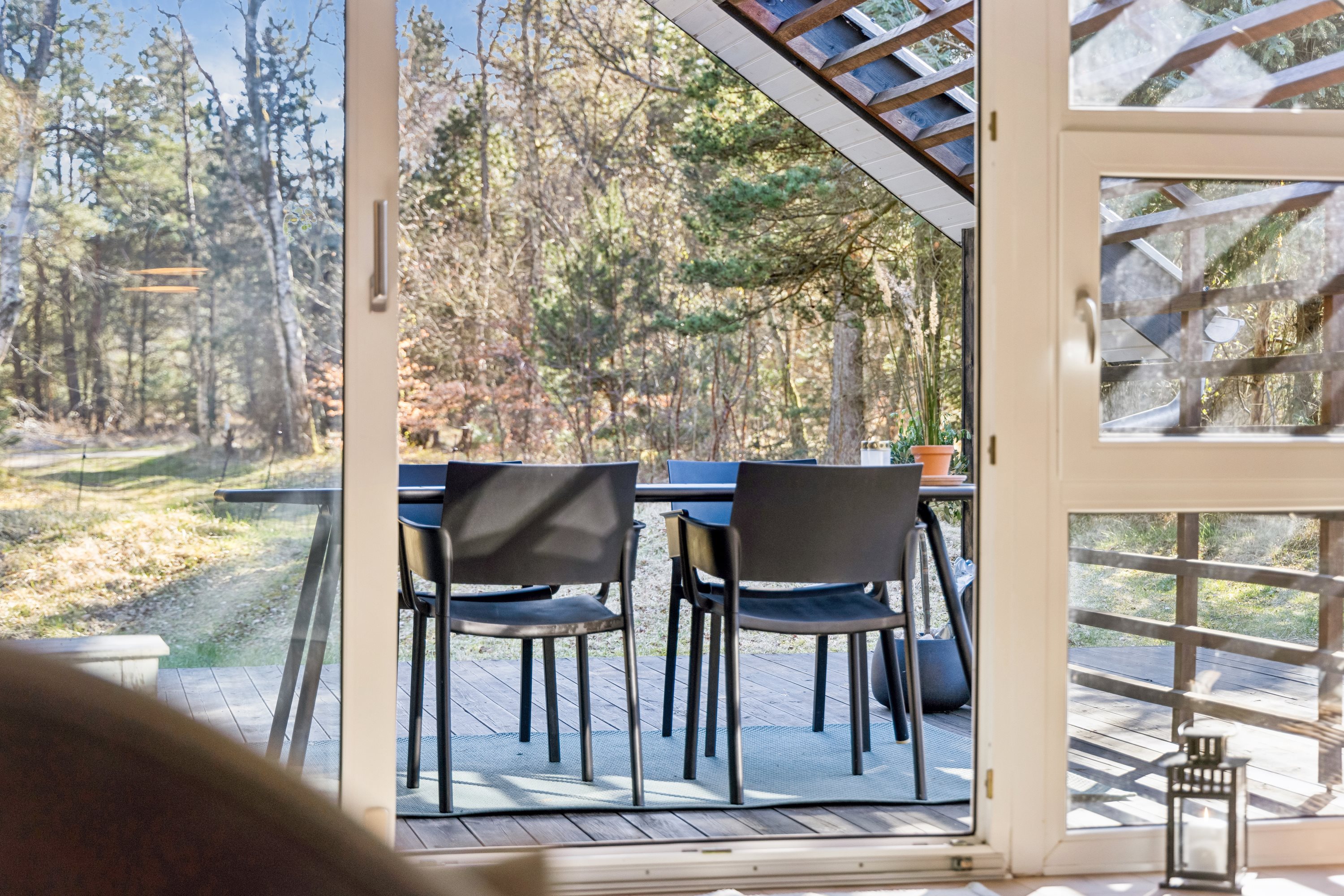 Fremhævet stue billede i fuldskærmstilstand. Billede af Krøjbergsvej 33, Koldkær, 9370 Hals