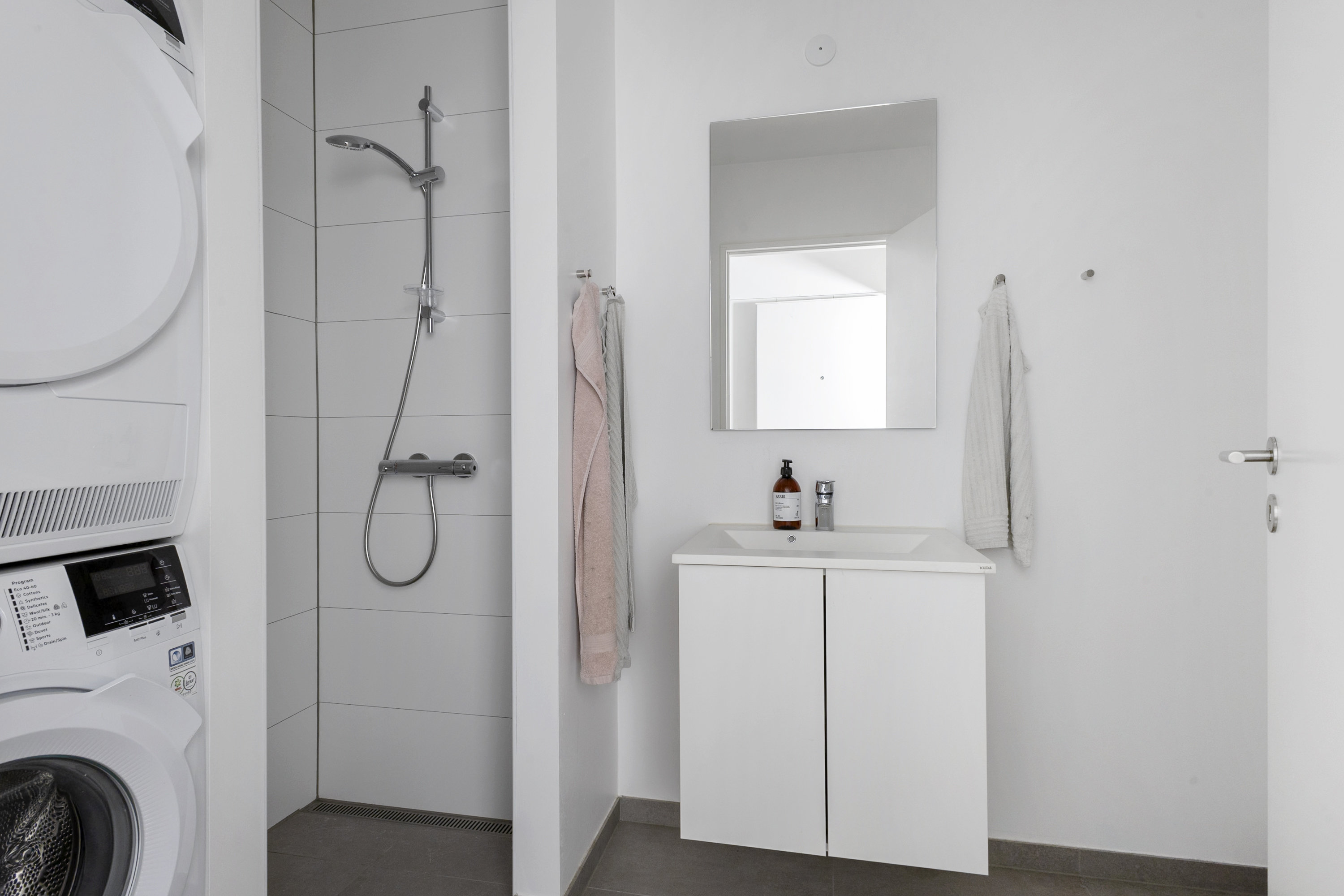 Fremhævet badeværelse billede i fuldskærmstilstand. Billede af Voldmesterstræde 3, st.. tv., 7000 Fredericia