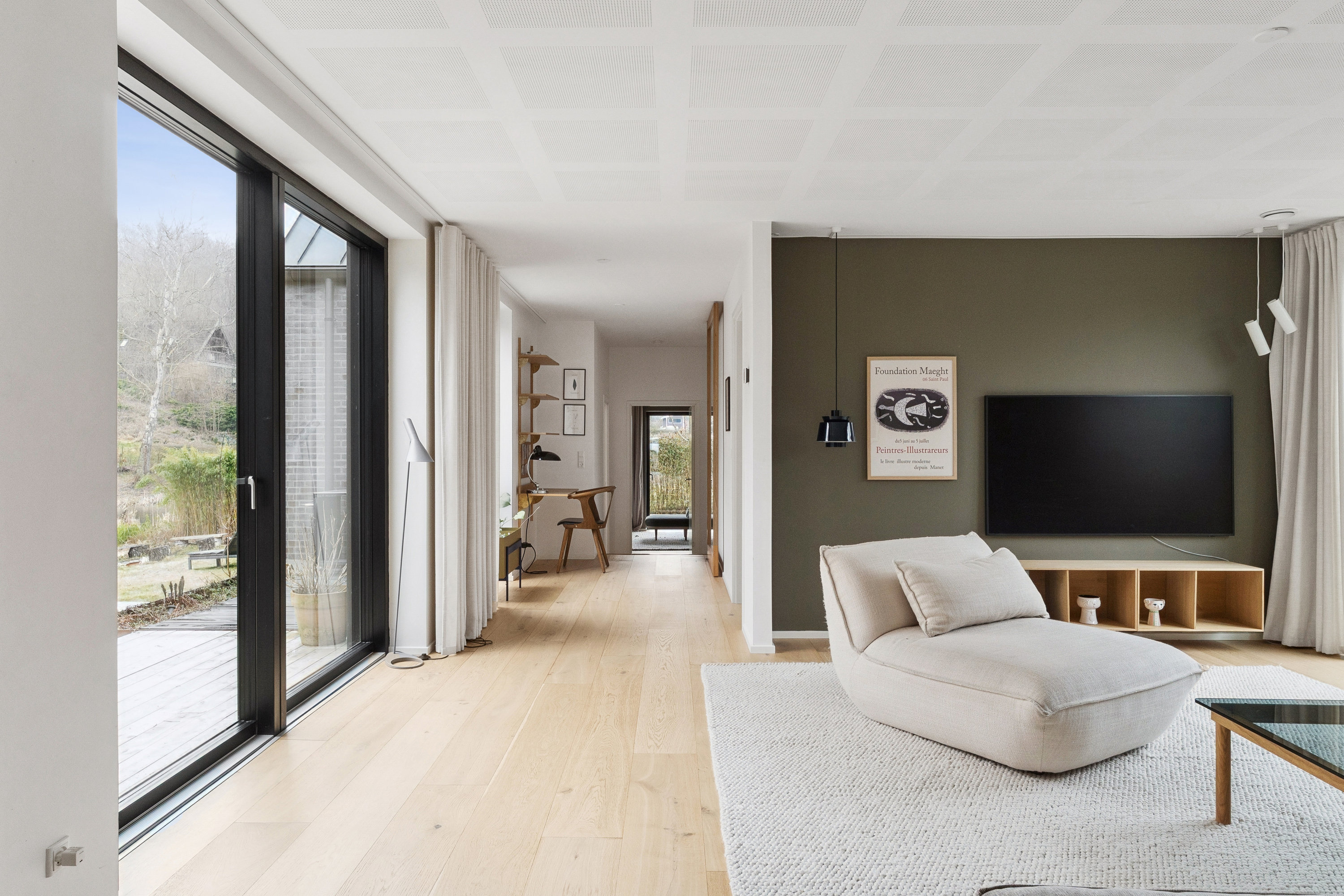 Fremhævet stue billede i fuldskærmstilstand. Billede af Anemonevej 9, Hareskov, 3500 Værløse