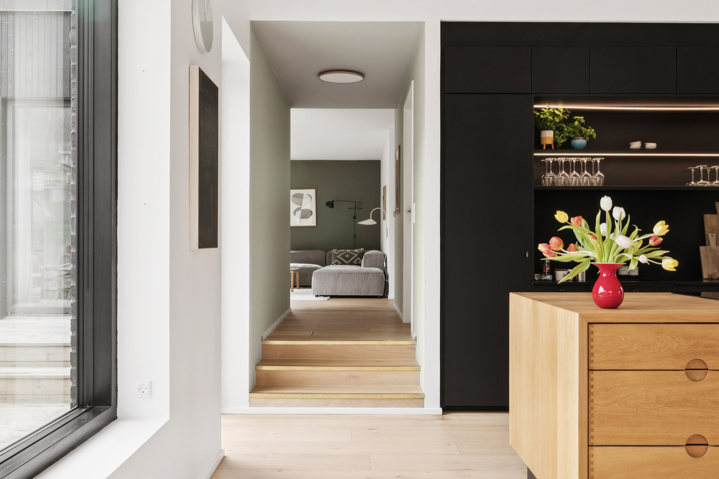 Fremhævet gang billede i fuldskærmstilstand. Billede af Anemonevej 9, Hareskov, 3500 Værløse