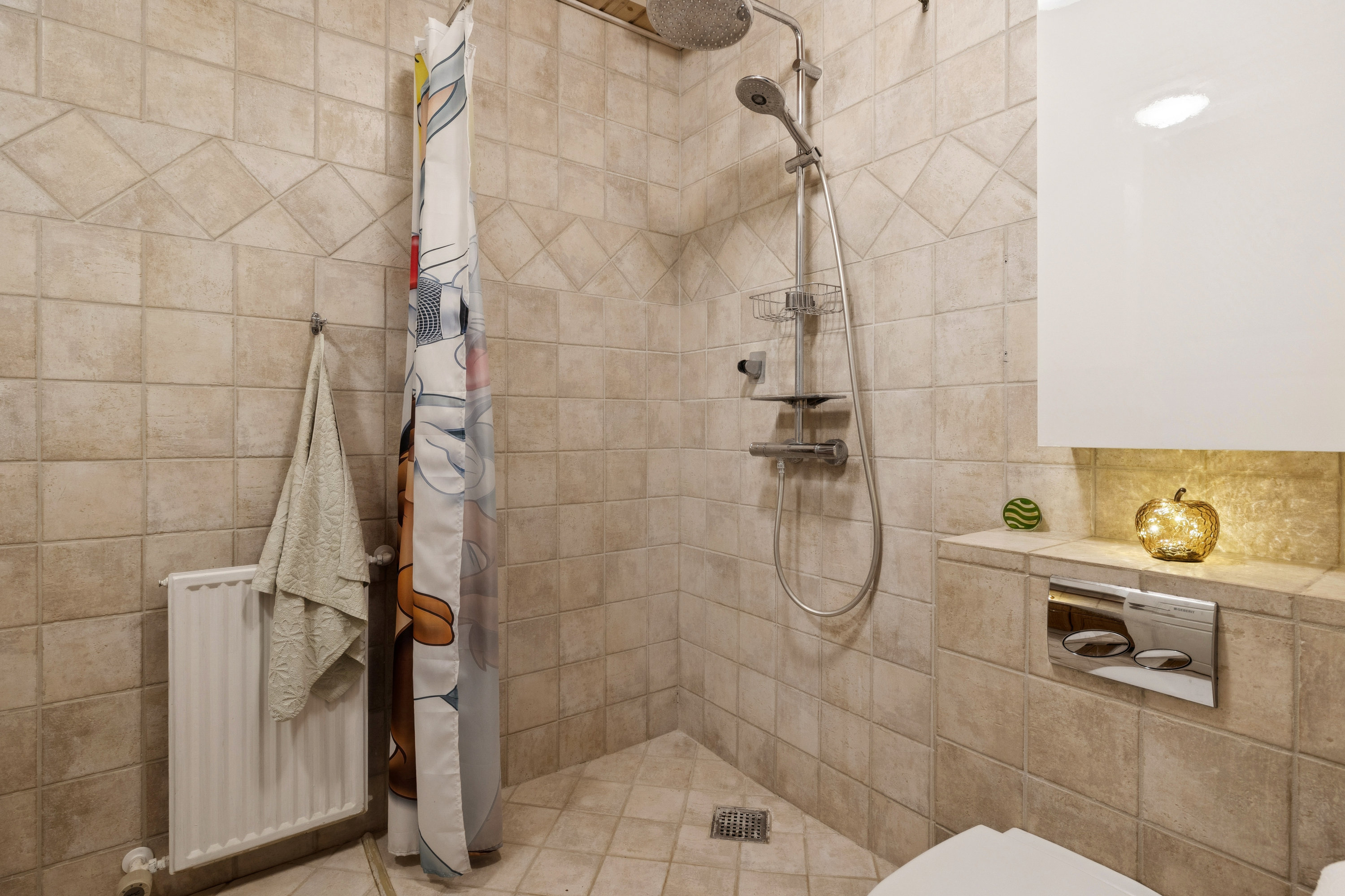 Fremhævet badeværelse billede i fuldskærmstilstand. Billede af Viborgvej 5F, Klejtrup, 9500 Hobro