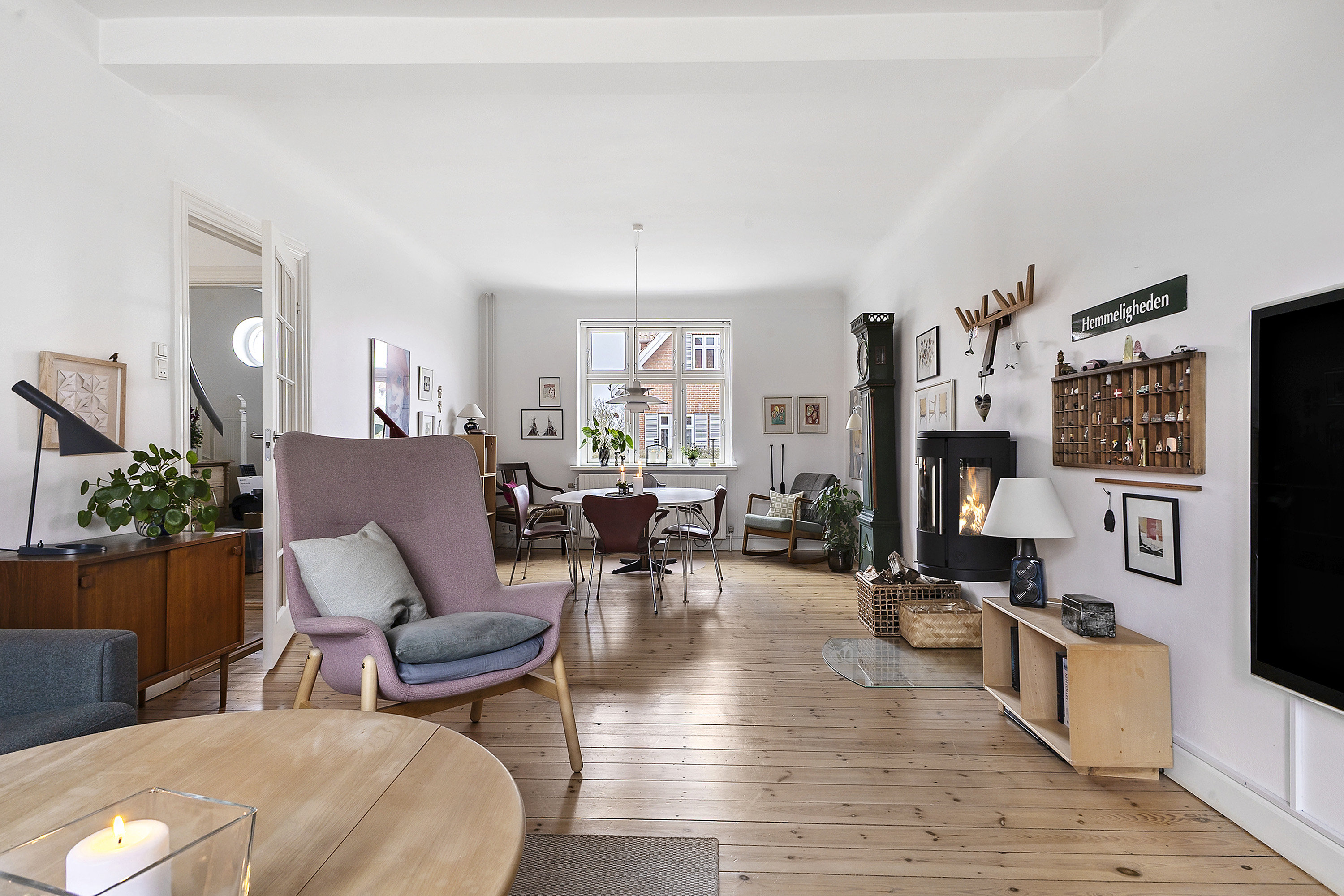 Fremhævet stue billede i fuldskærmstilstand. Billede af Calvinsvej 66, 7000 Fredericia