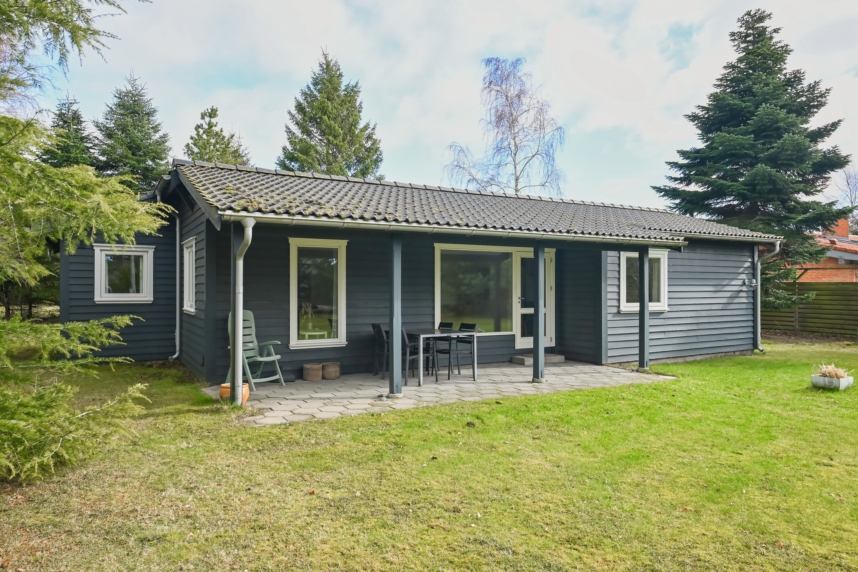 Fremhævet facade billede i fuldskærmstilstand. Billede af Skærpibervej 2, Marielyst, 4873 Væggerløse