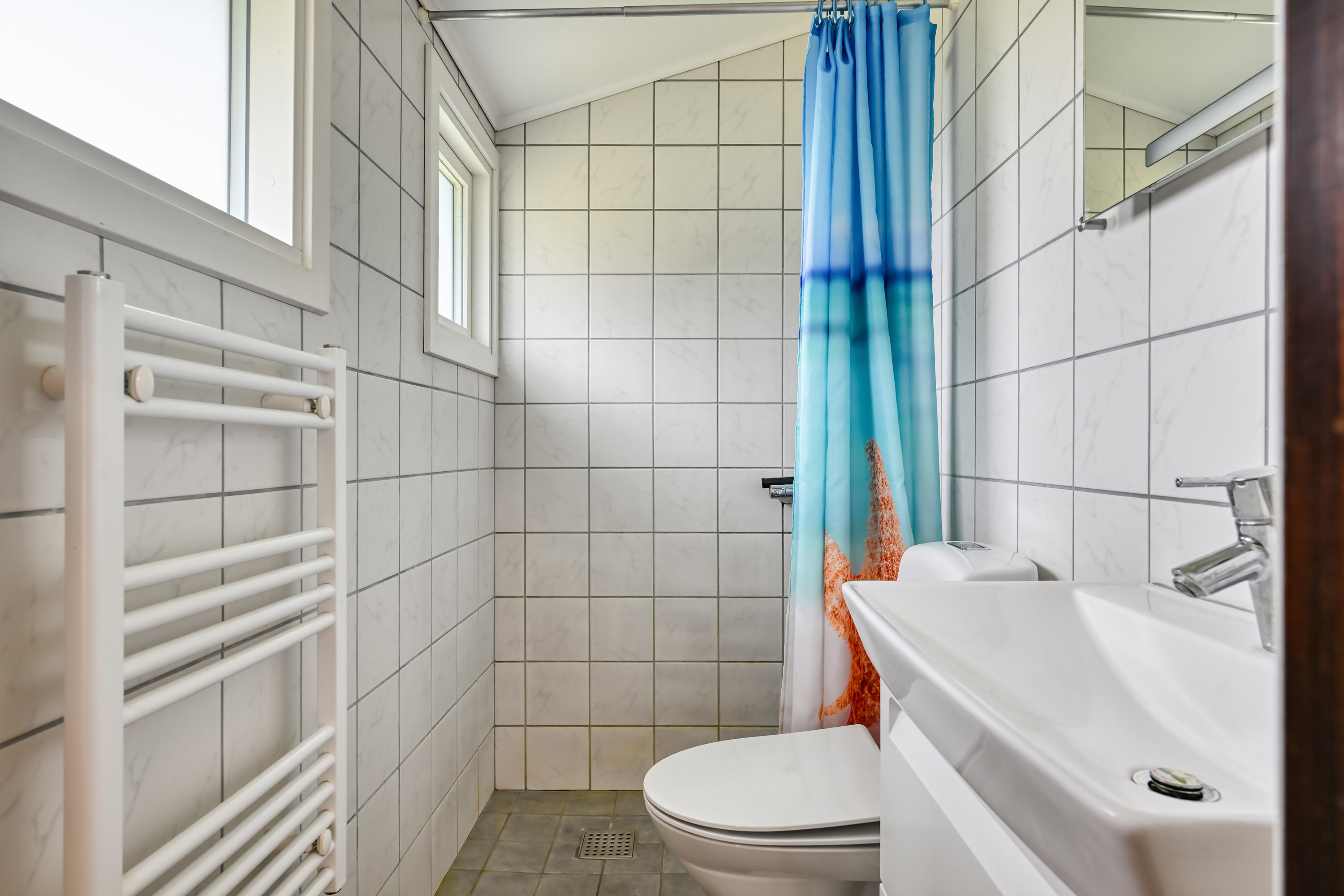 Fremhævet badeværelse billede i fuldskærmstilstand. Billede af Skærpibervej 2, Marielyst, 4873 Væggerløse