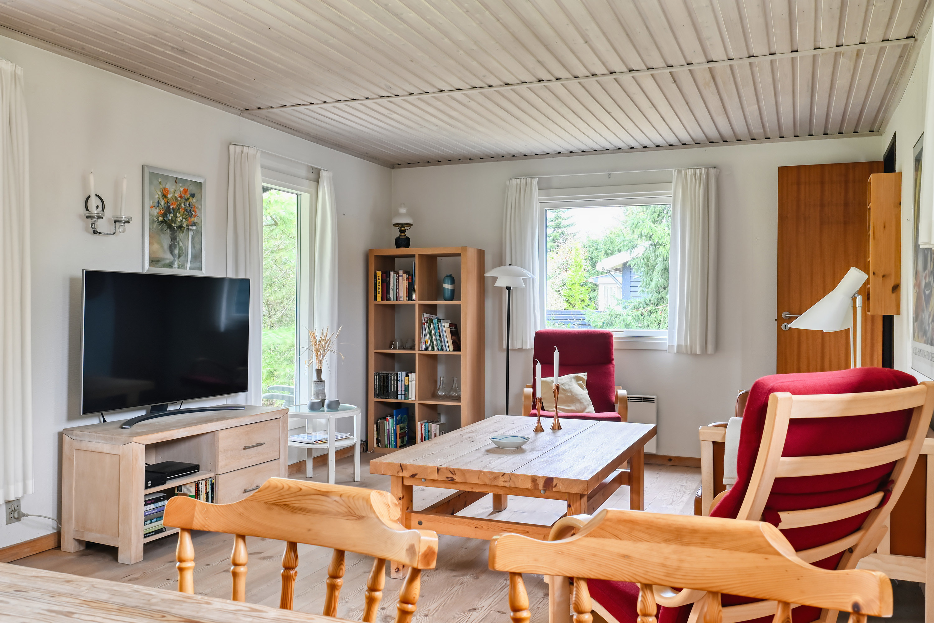 Fremhævet stue billede i fuldskærmstilstand. Billede af Skærpibervej 2, Marielyst, 4873 Væggerløse