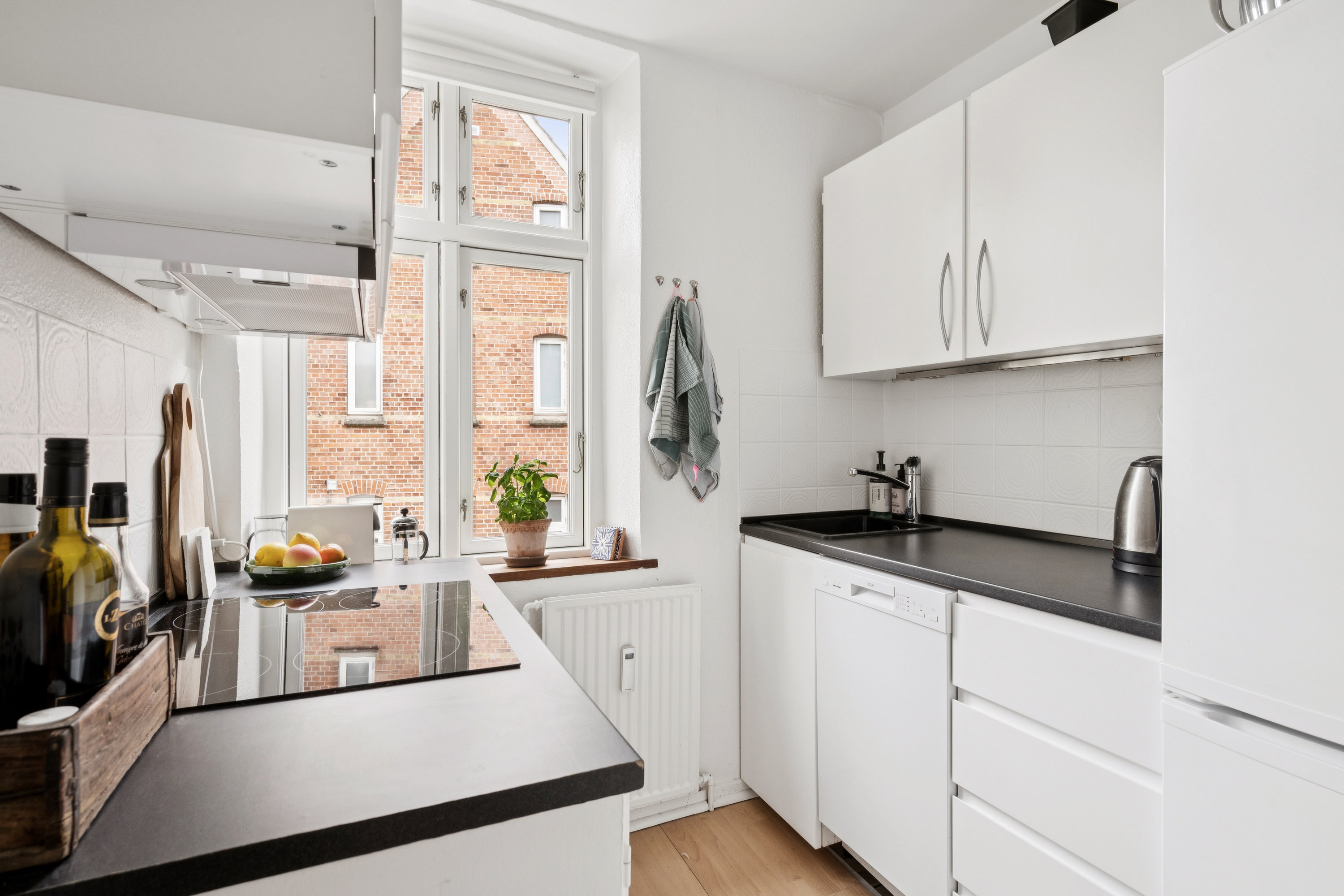 Fremhævet køkken billede i fuldskærmstilstand. Billede af Ny Munkegade 68B, 1. tv., 8000 Aarhus C