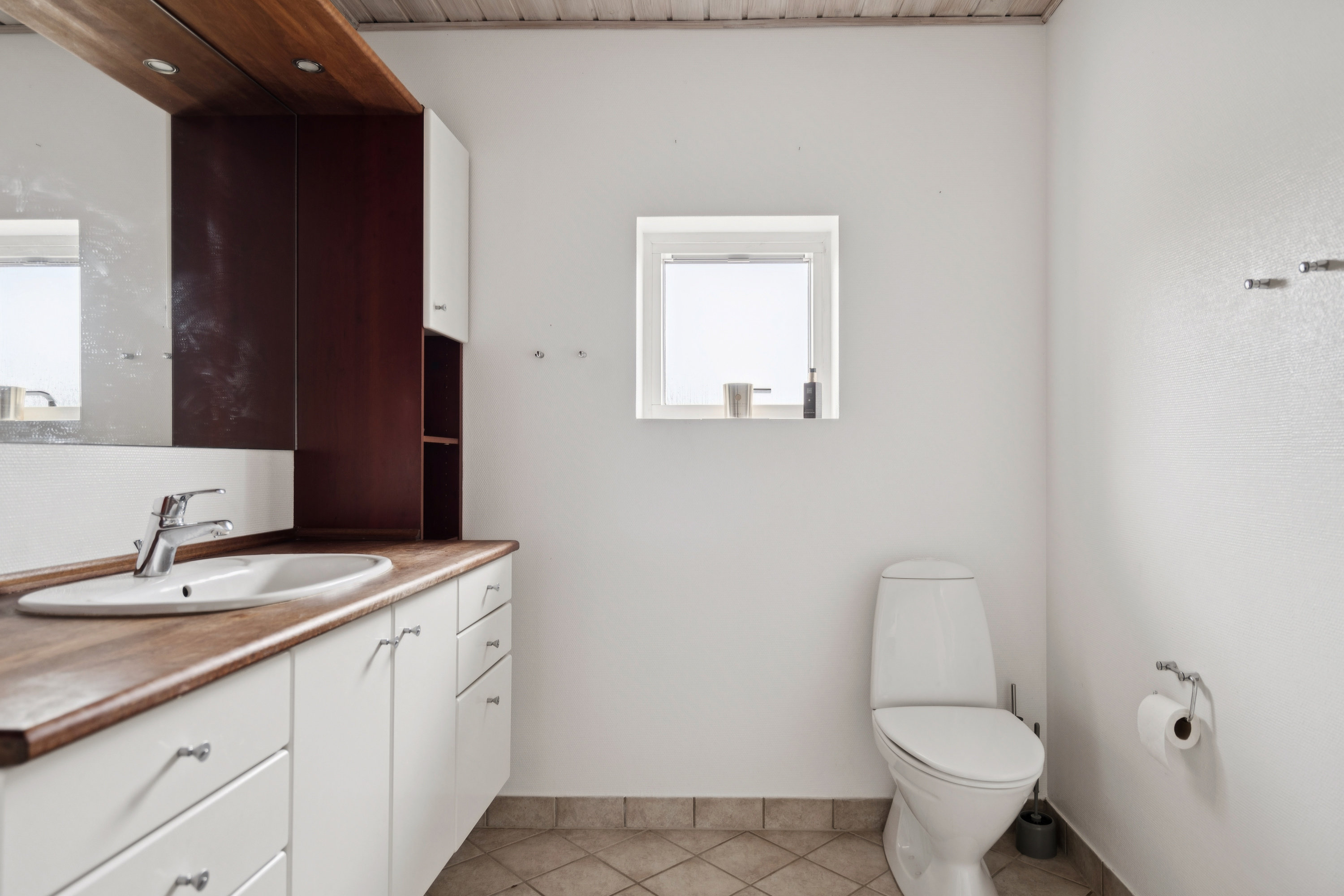 Fremhævet badeværelse billede i fuldskærmstilstand. Billede af Vivaldisvej 49, 9200 Aalborg SV