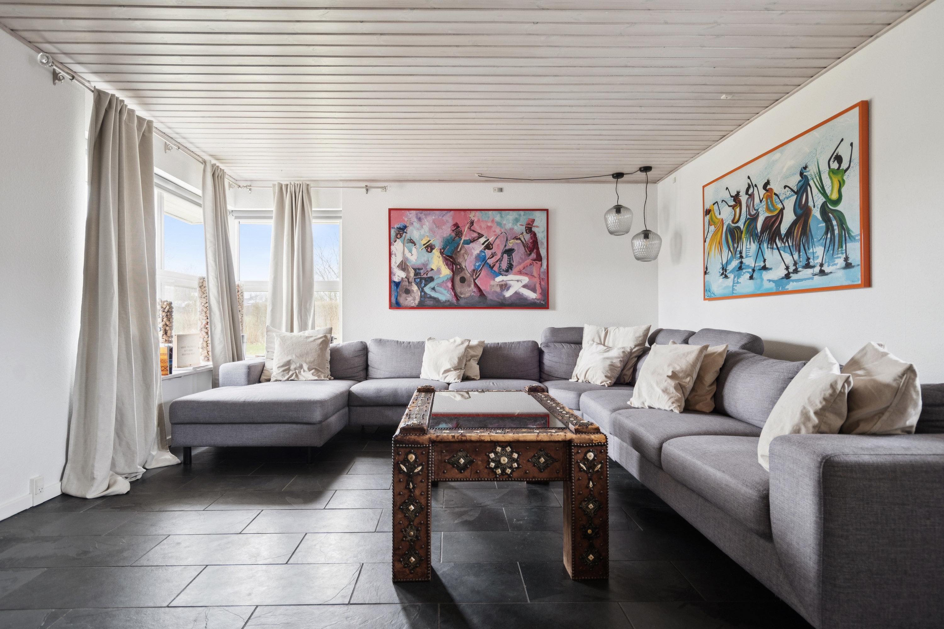 Fremhævet stue billede i fuldskærmstilstand. Billede af Vivaldisvej 49, 9200 Aalborg SV