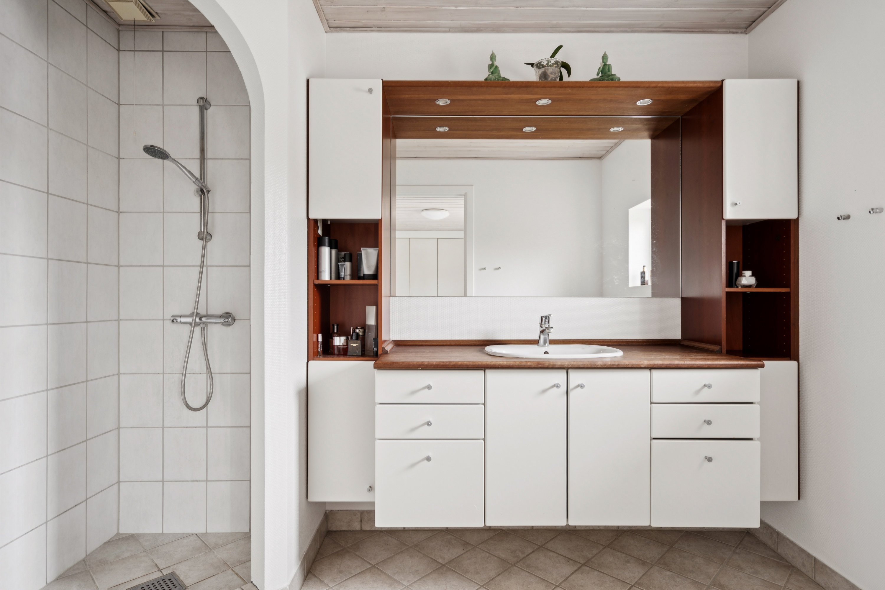 Fremhævet badeværelse billede i fuldskærmstilstand. Billede af Vivaldisvej 49, 9200 Aalborg SV