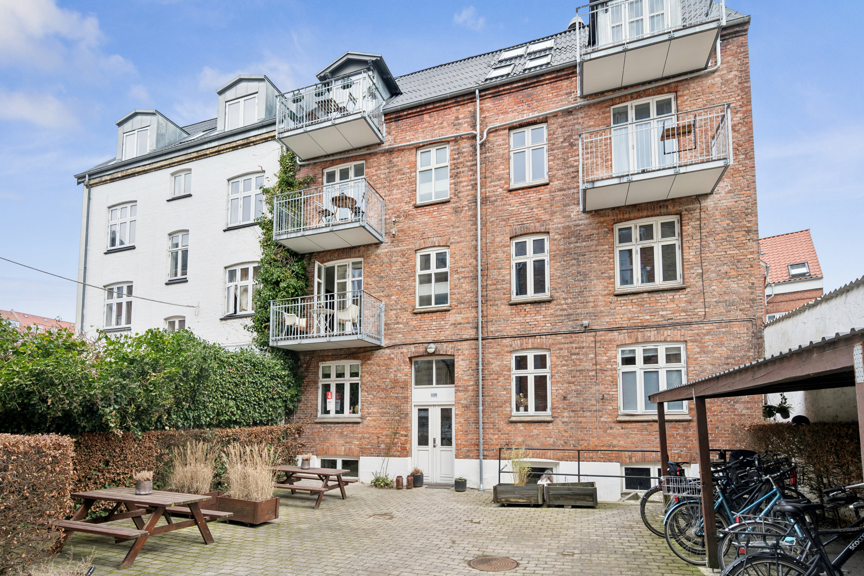 Fremhævet andet billede i fuldskærmstilstand. Billede af Ny Munkegade 68B, 1. tv., 8000 Aarhus C