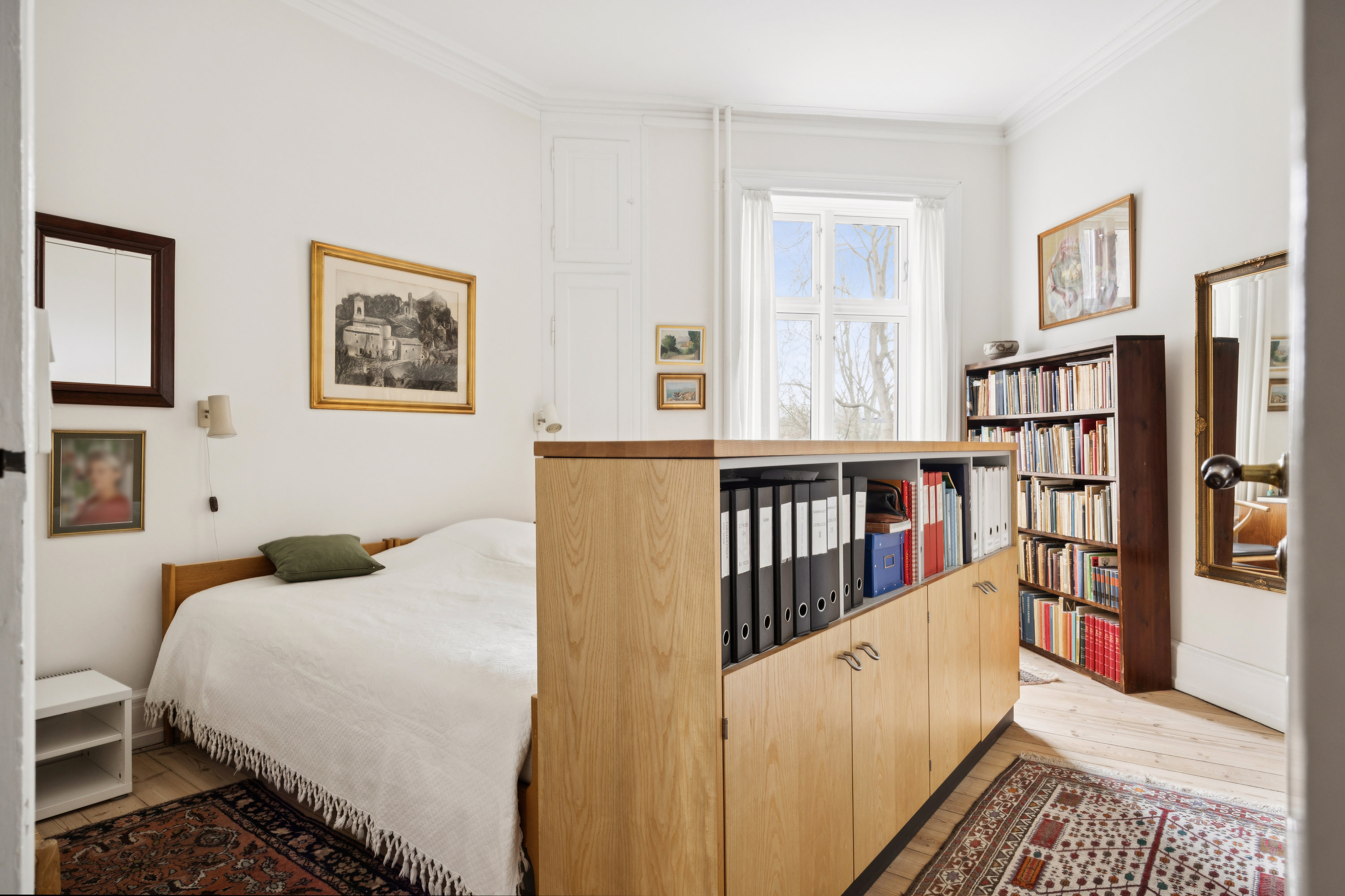 Fremhævet stue billede i fuldskærmstilstand. Billede af Thorvaldsensvej 29B, 2. th., 1871 Frederiksberg C