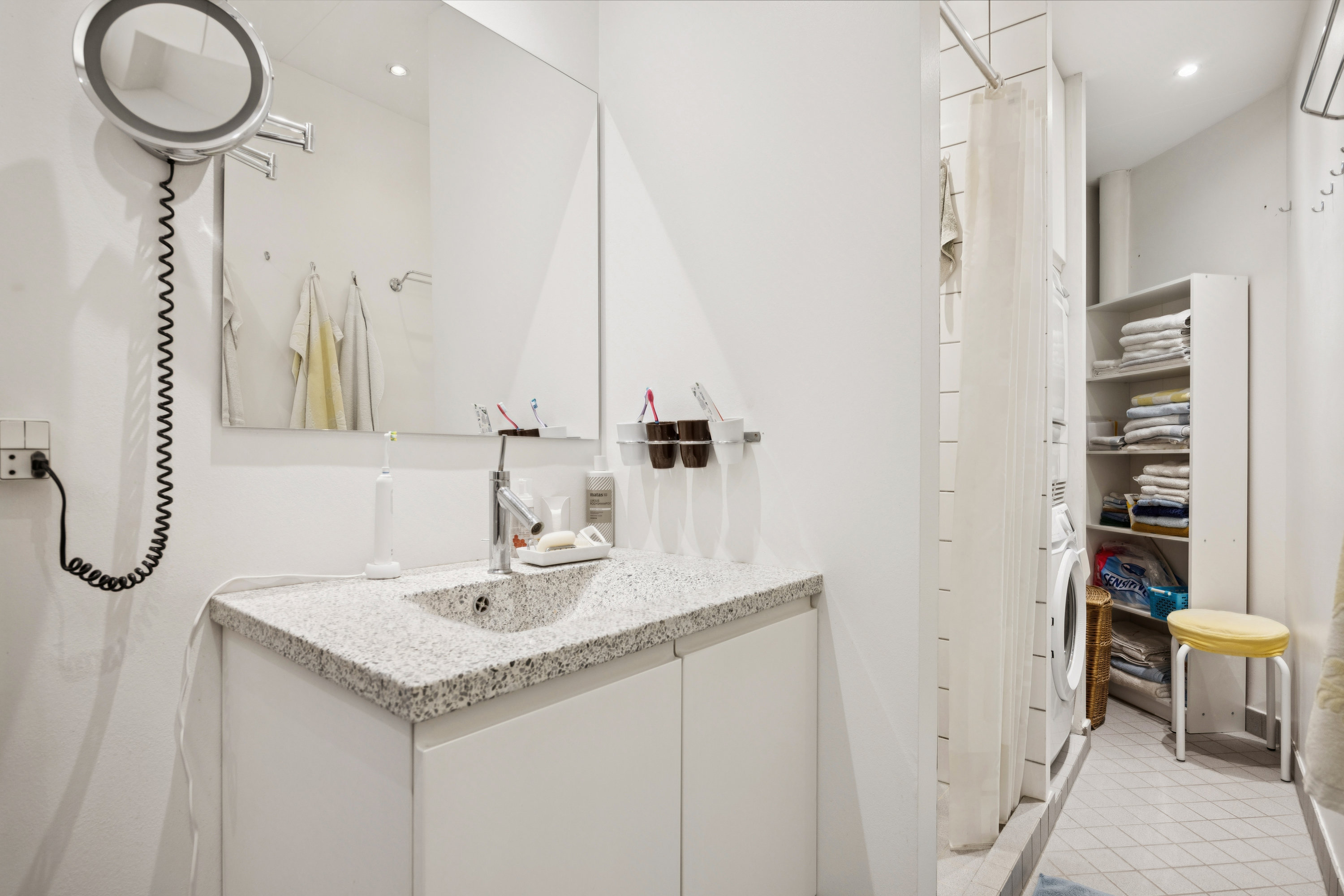 Fremhævet badeværelse billede i fuldskærmstilstand. Billede af Thorvaldsensvej 29B, 2. th., 1871 Frederiksberg C