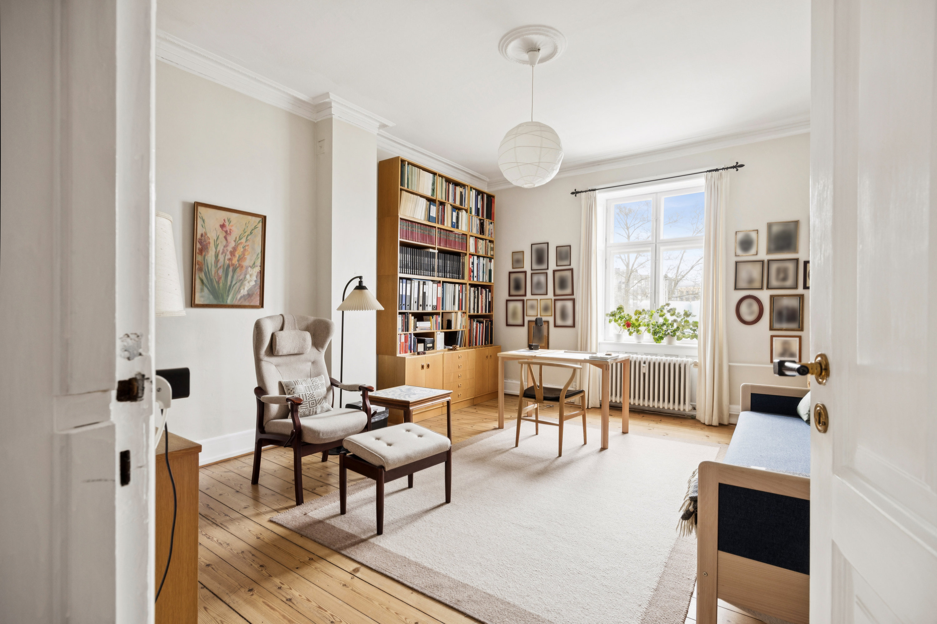 Fremhævet stue billede i fuldskærmstilstand. Billede af Thorvaldsensvej 29B, 2. th., 1871 Frederiksberg C