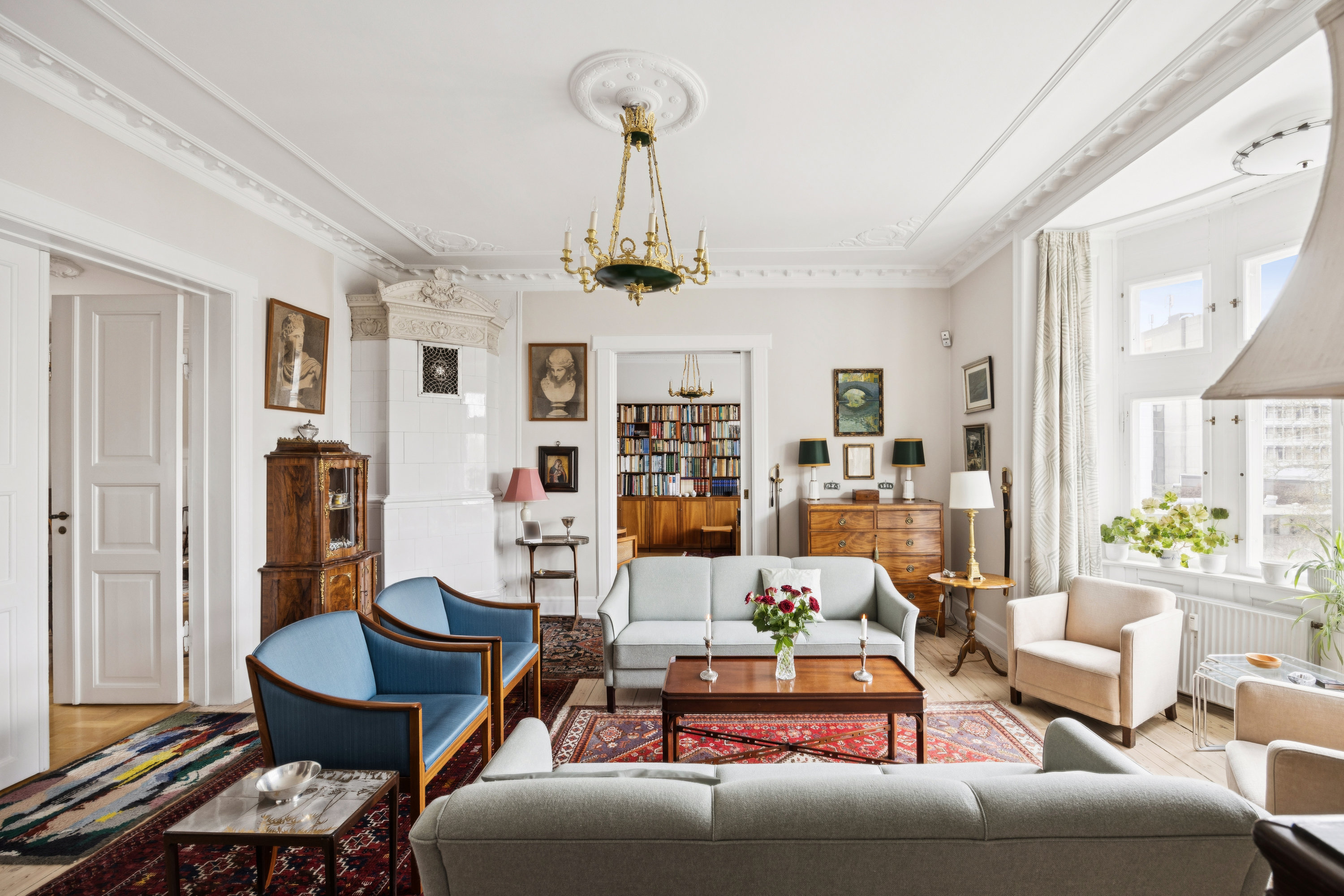 Fremhævet stue billede i fuldskærmstilstand. Billede af Thorvaldsensvej 29B, 2. th., 1871 Frederiksberg C