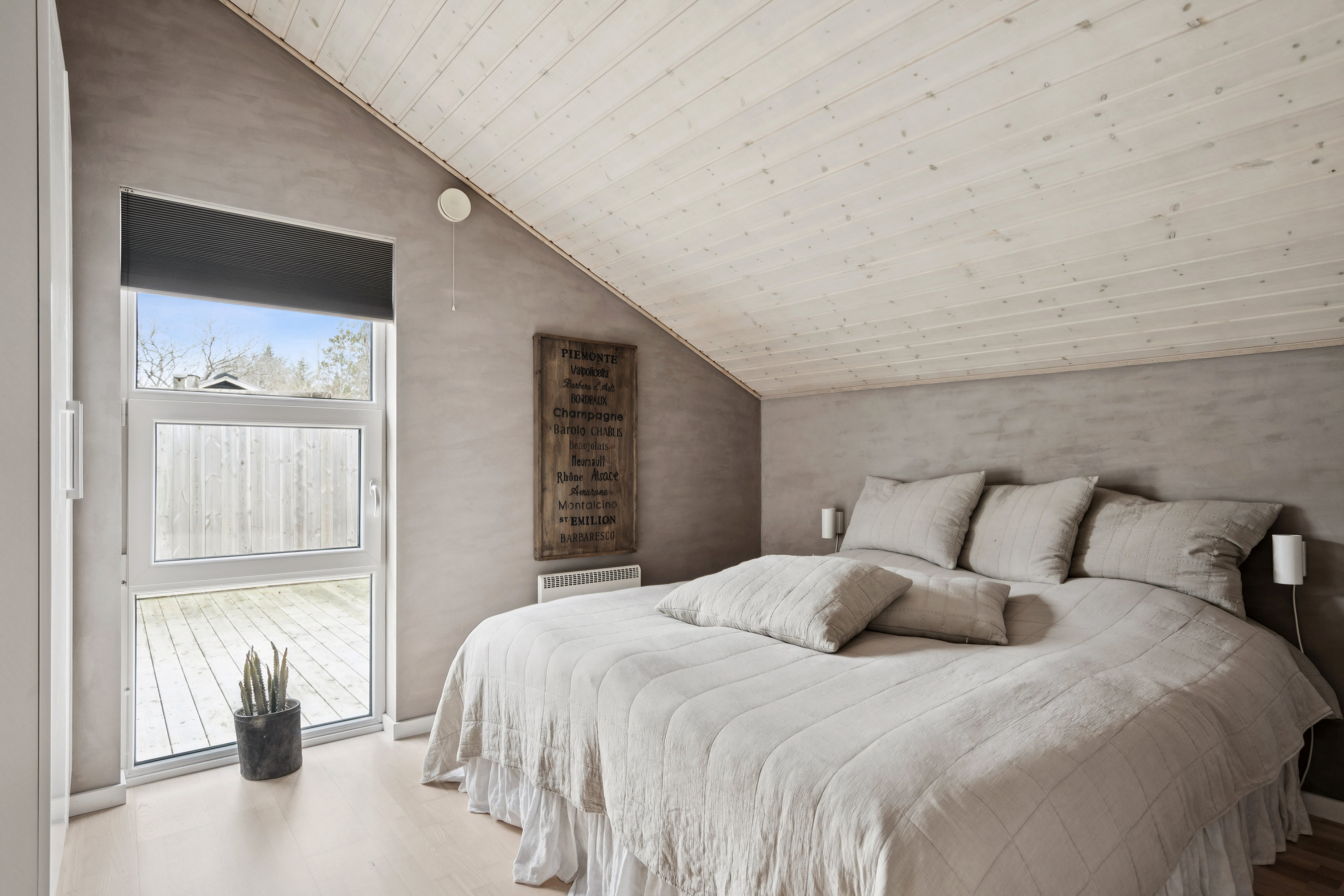 Fremhævet værelse billede i fuldskærmstilstand. Billede af Lille Strandgaard 13B, 9370 Hals