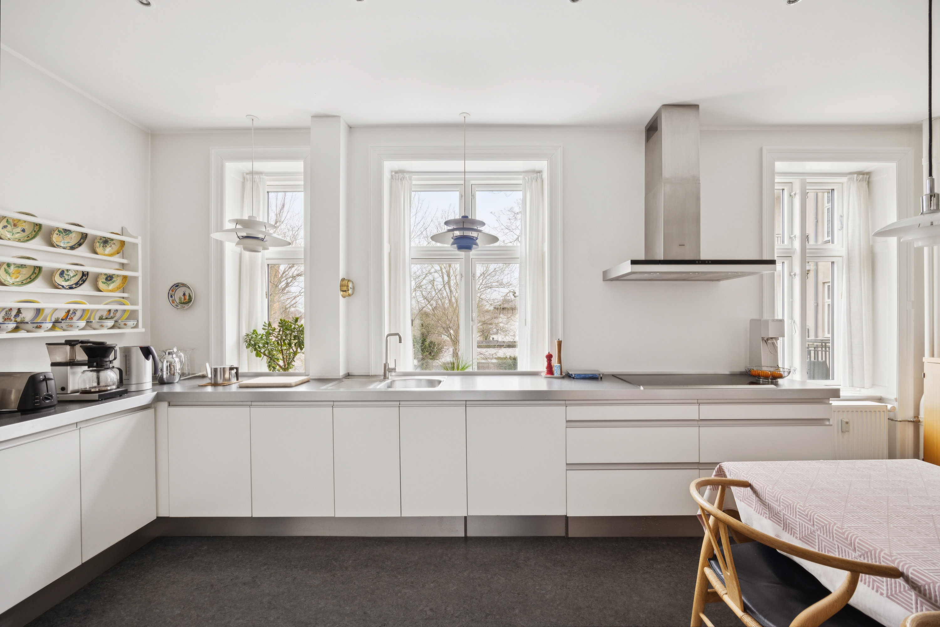 Fremhævet køkken billede i fuldskærmstilstand. Billede af Thorvaldsensvej 29B, 2. th., 1871 Frederiksberg C