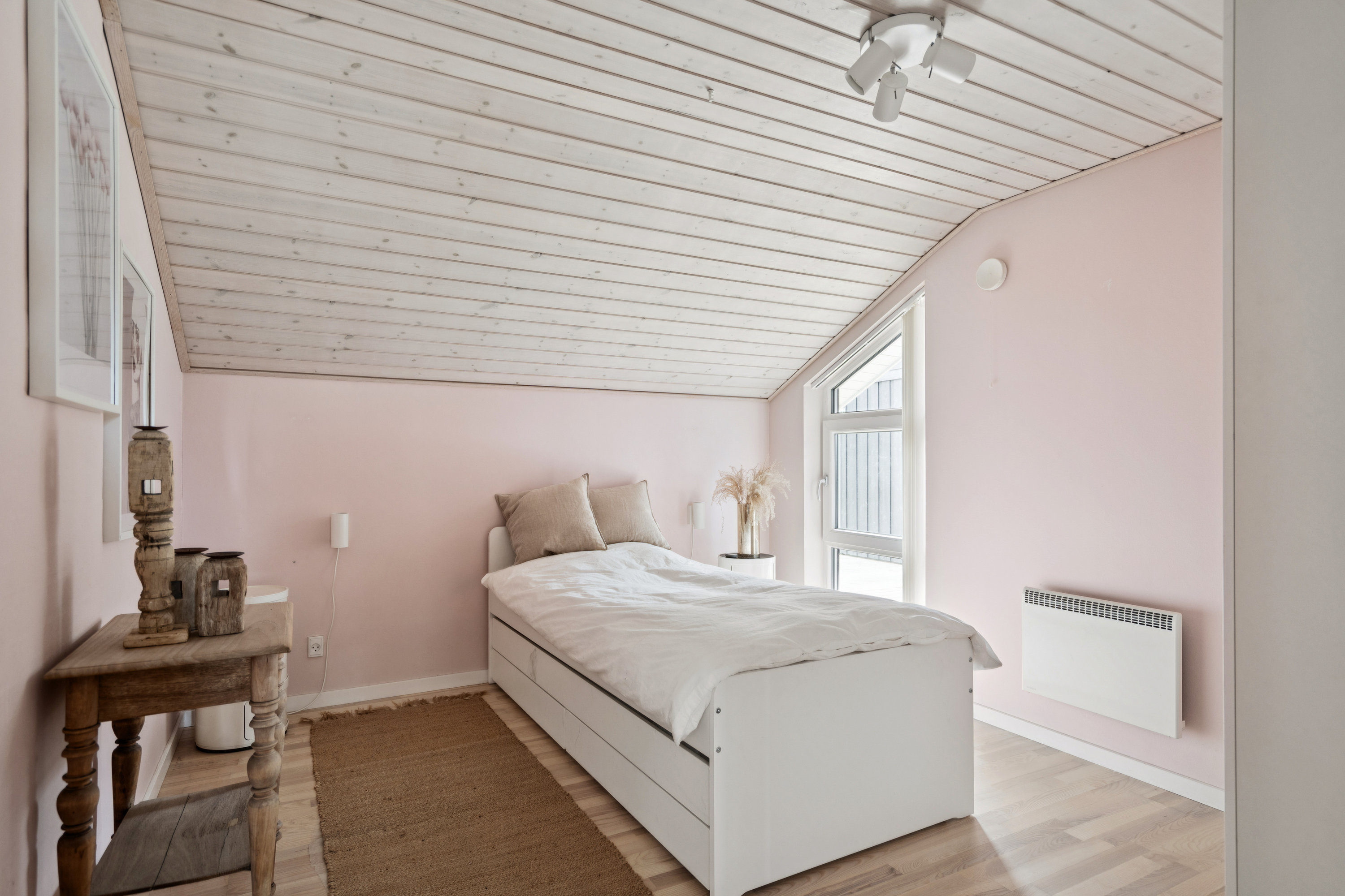 Fremhævet værelse billede i fuldskærmstilstand. Billede af Lille Strandgaard 13B, 9370 Hals