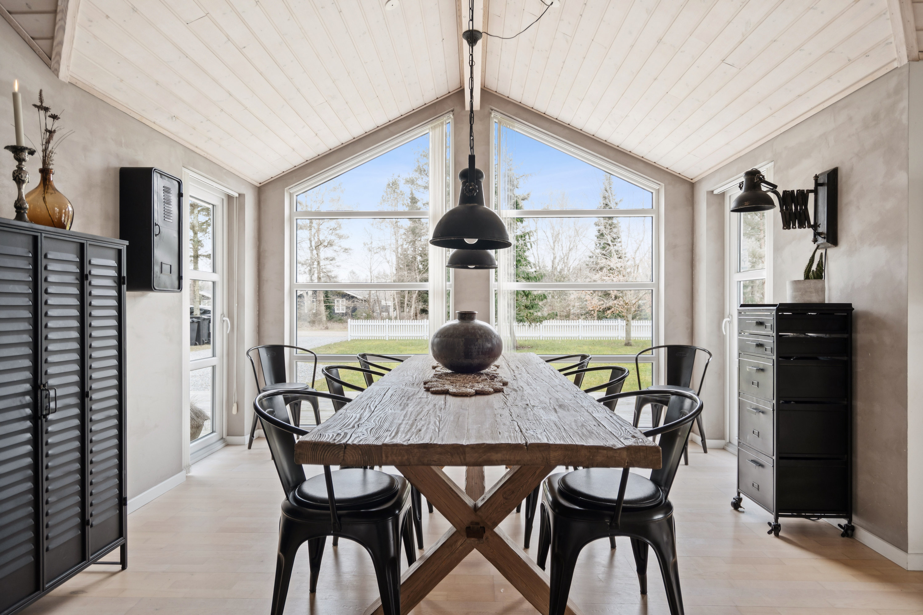 Fremhævet alrum billede i fuldskærmstilstand. Billede af Lille Strandgaard 13B, 9370 Hals