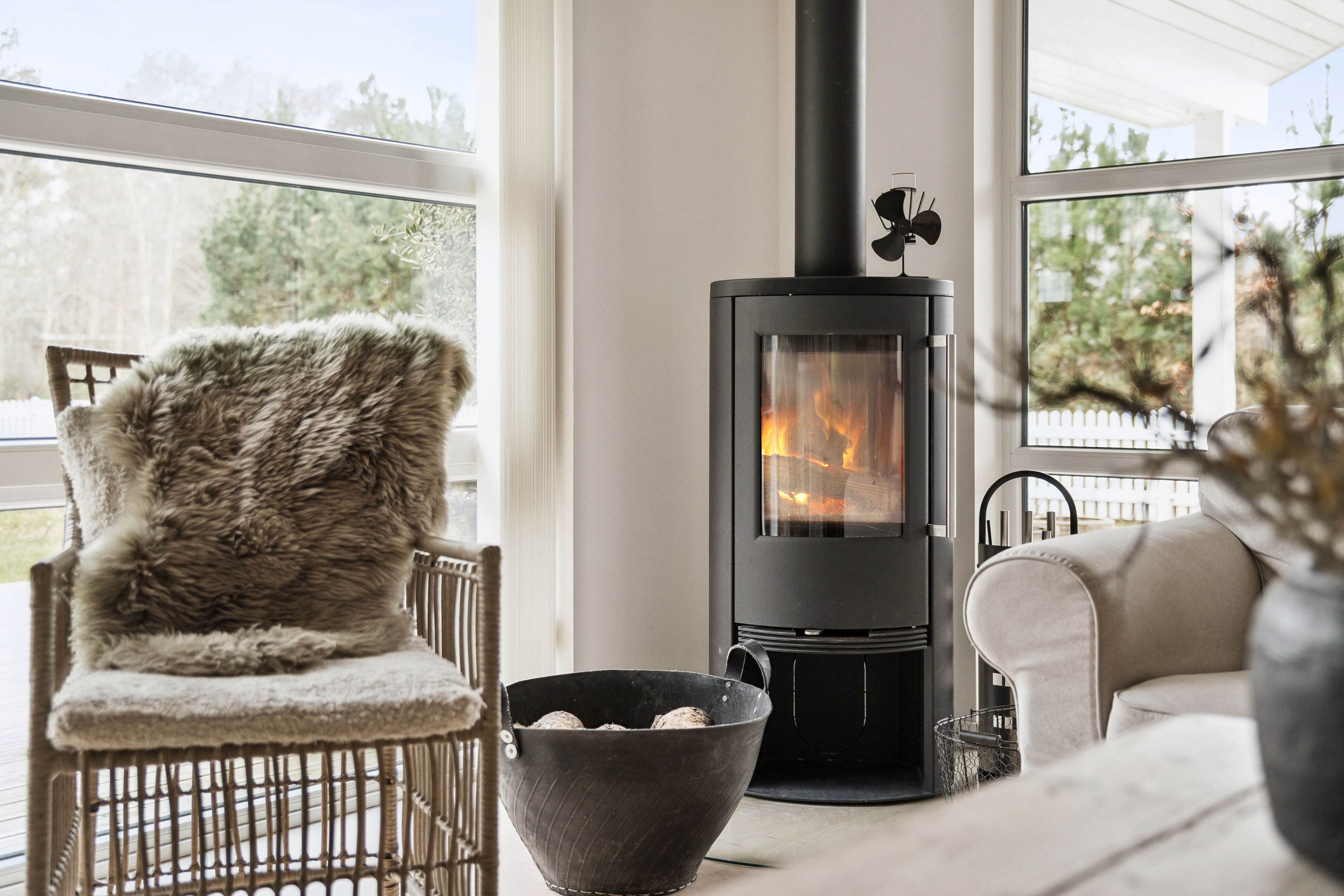 Fremhævet stue billede i fuldskærmstilstand. Billede af Lille Strandgaard 13B, 9370 Hals