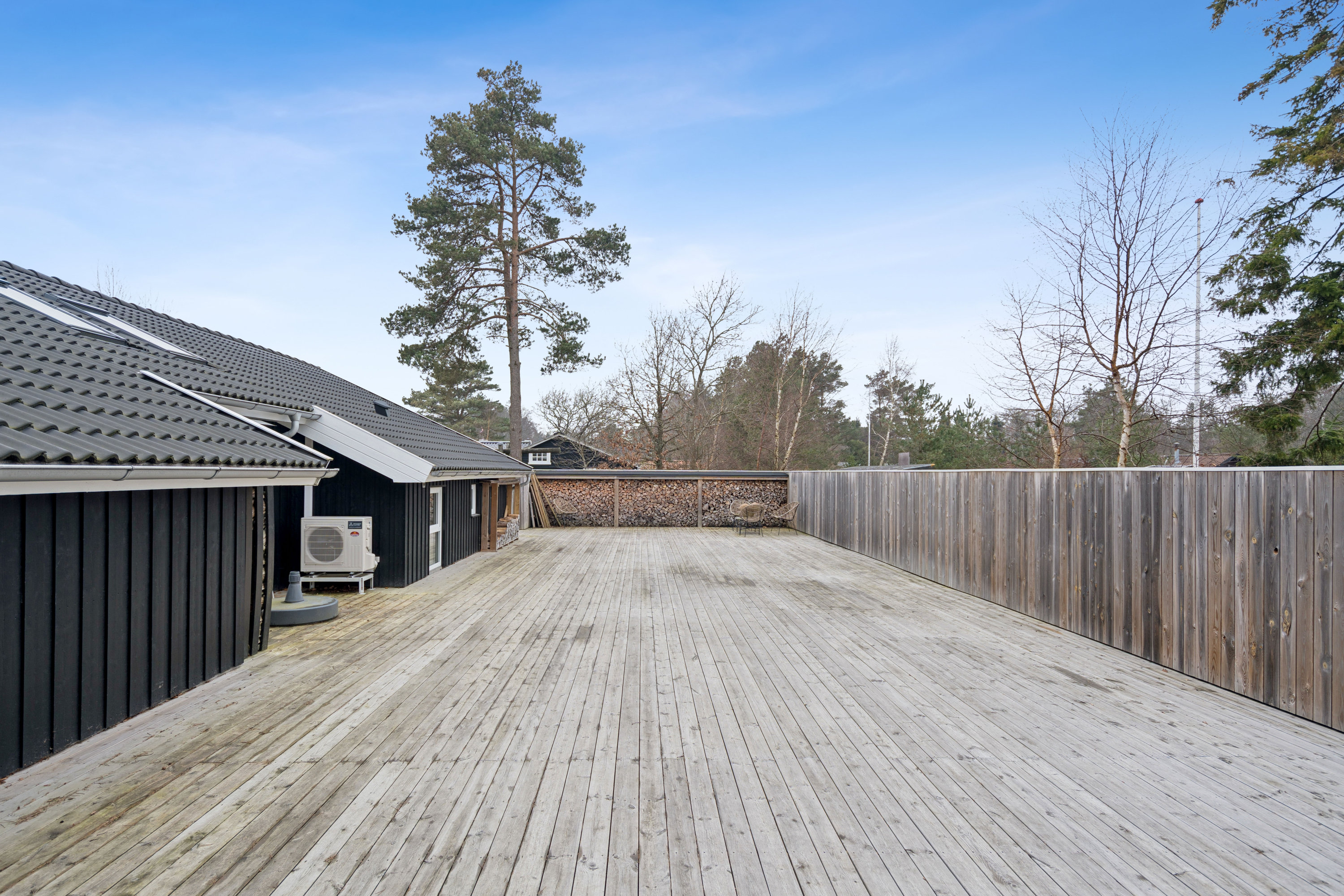 Fremhævet andet billede i fuldskærmstilstand. Billede af Lille Strandgaard 13B, 9370 Hals