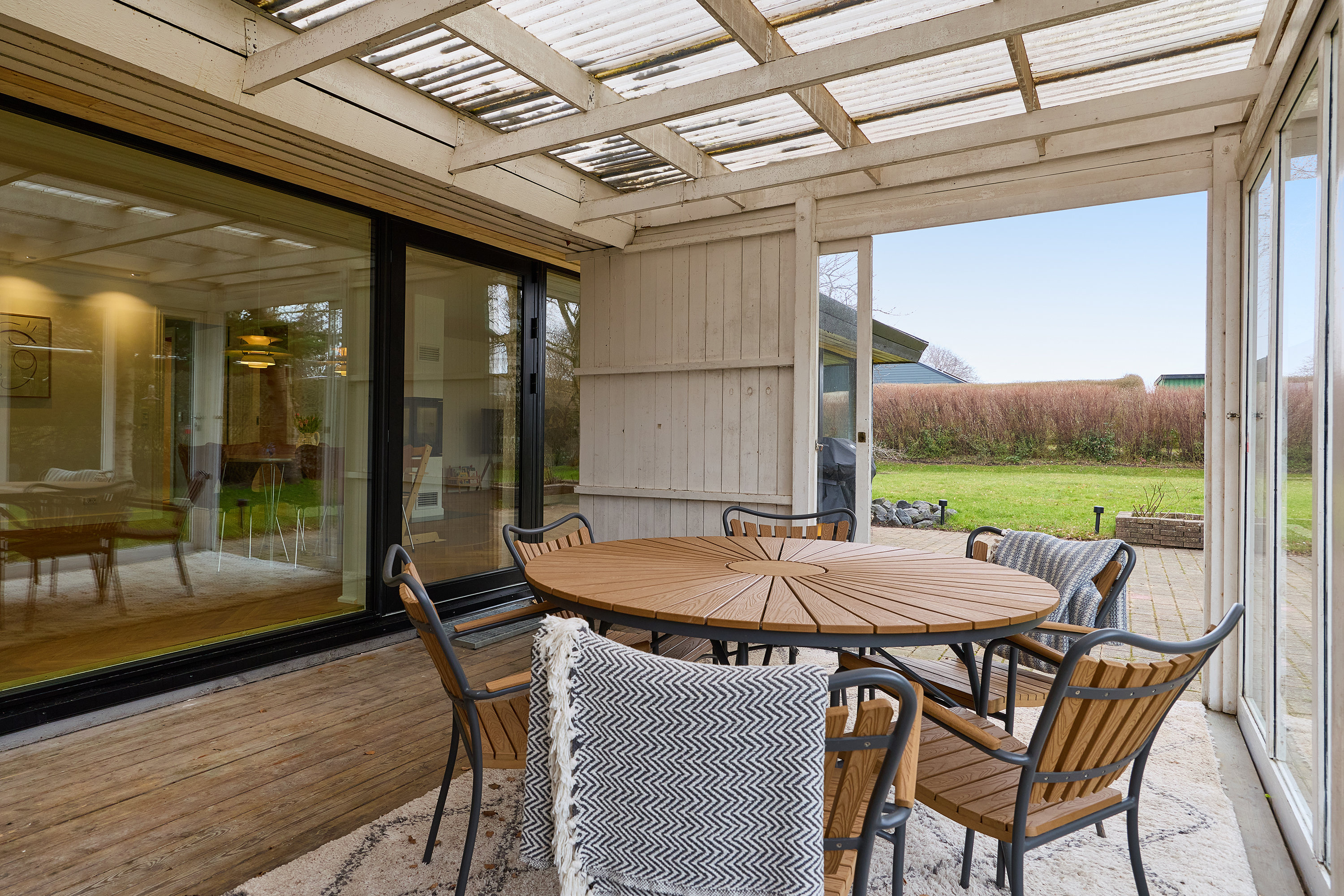 Fremhævet terrasse billede i fuldskærmstilstand. Billede af Fyrkatvej 12, 3650 Ølstykke