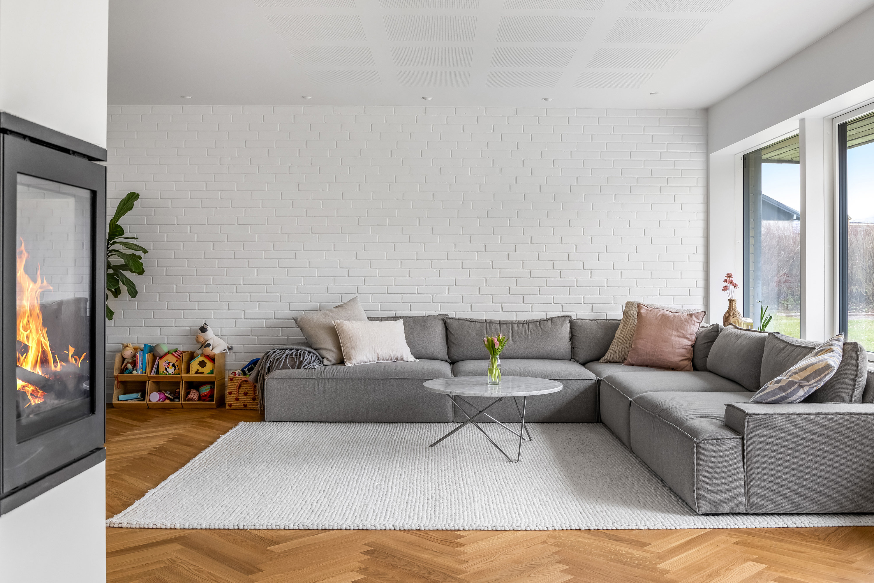 Fremhævet stue billede i fuldskærmstilstand. Billede af Fyrkatvej 12, 3650 Ølstykke